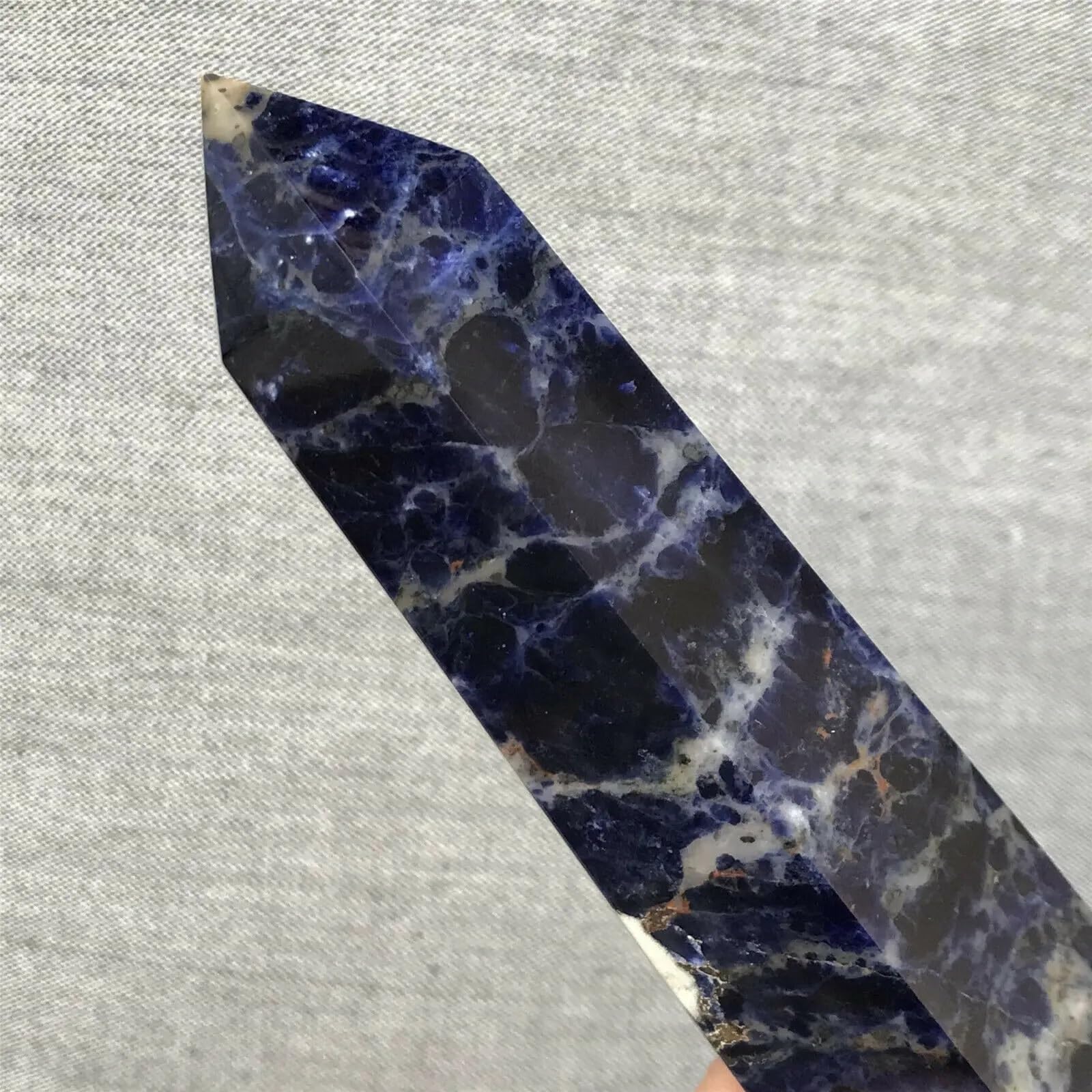 Kristallornamente Natürlicher Kristall-Punkt-Sodalith-Stein, heilender Obelisk, blauer Quarz-Zauberstab, Ornament for Heimdekoration, Reiki-Energiestein Wunderschöner Kristall(90-150g)