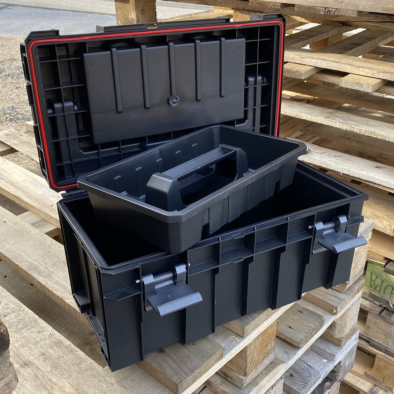 Boîte à outils de chantier vide