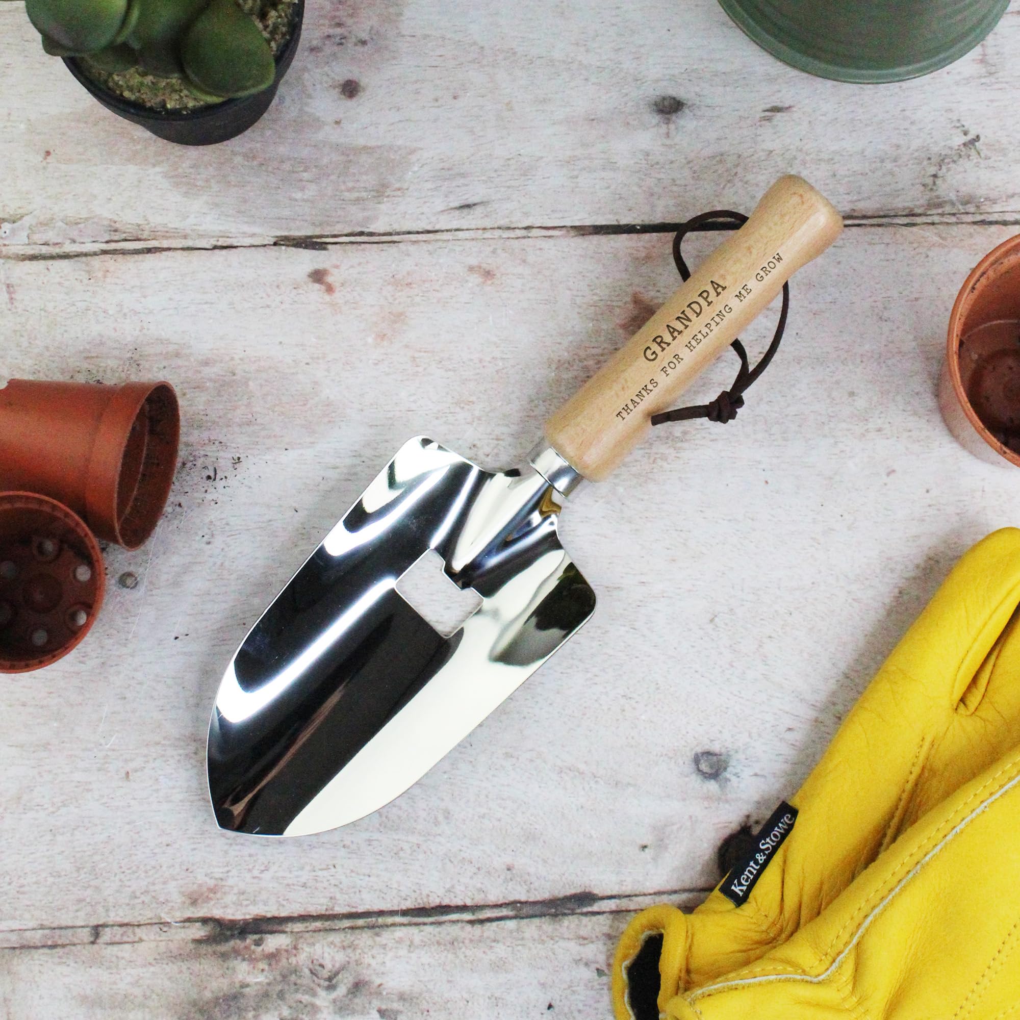 eBuyGB Personalised Gardening Trowel, Grandad’s Garden Multi-Tool with Beer Bottle Opener, Silver Wood & Metal