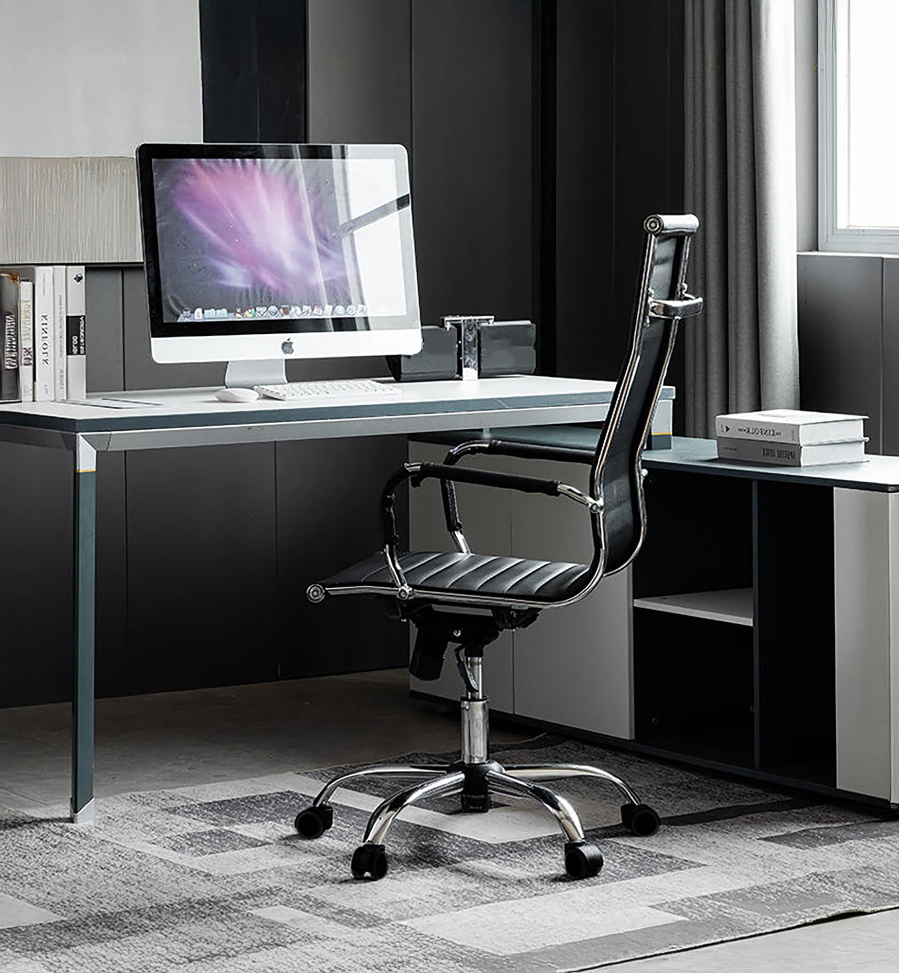 IlGruppone Sedia da Ufficio Elegante Poltrona Direzionale Base Cromata Ruote SilenzioneErgonomica Design Moderno Colore Nero Rivestimento Ecopelle