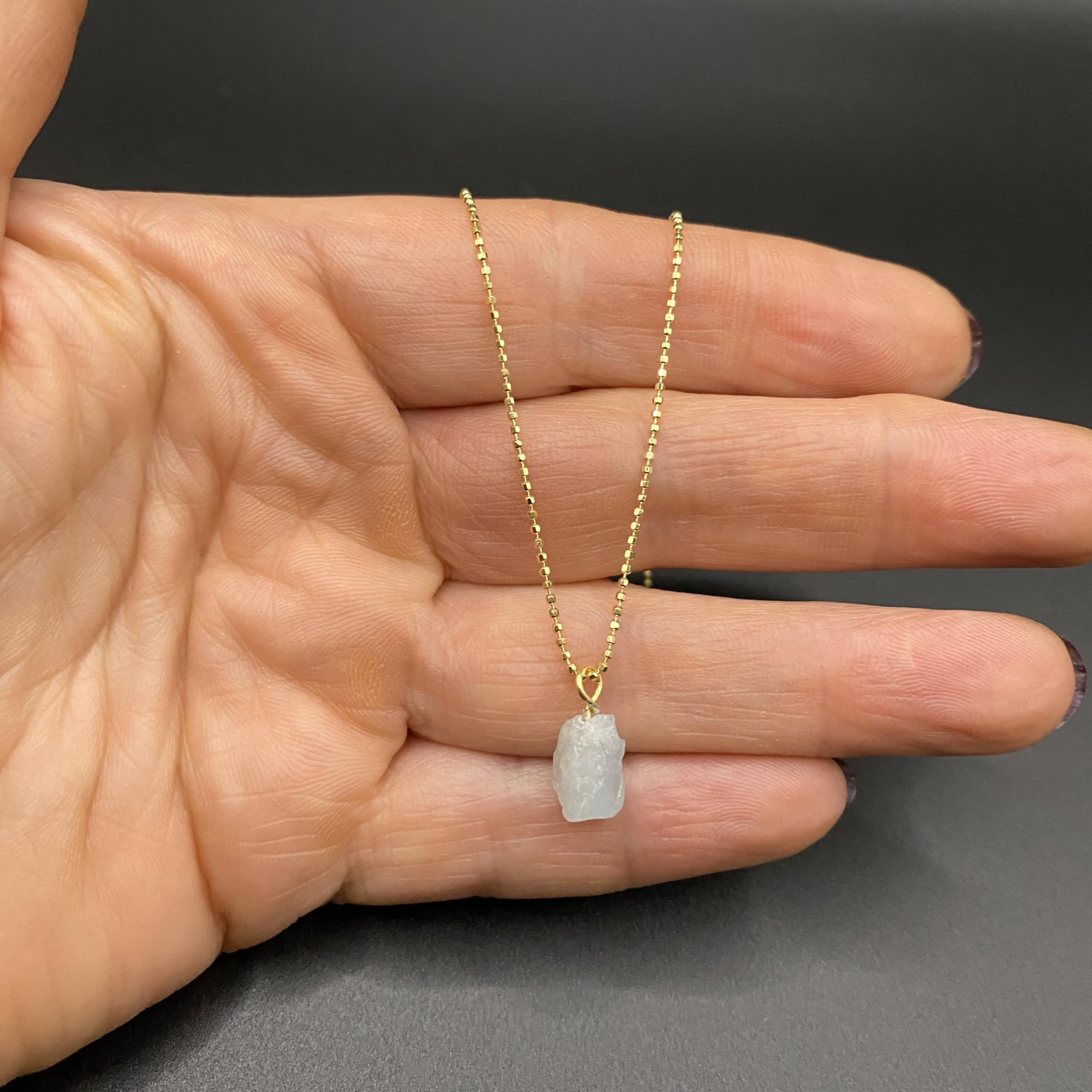 Aquamarin Halskette Damen – März Geburtsstein – 925 Sterling Silber vergoldet – Rohstein Anhänger – Handgefertigter Heilsteinschmuck – Geschenkidee