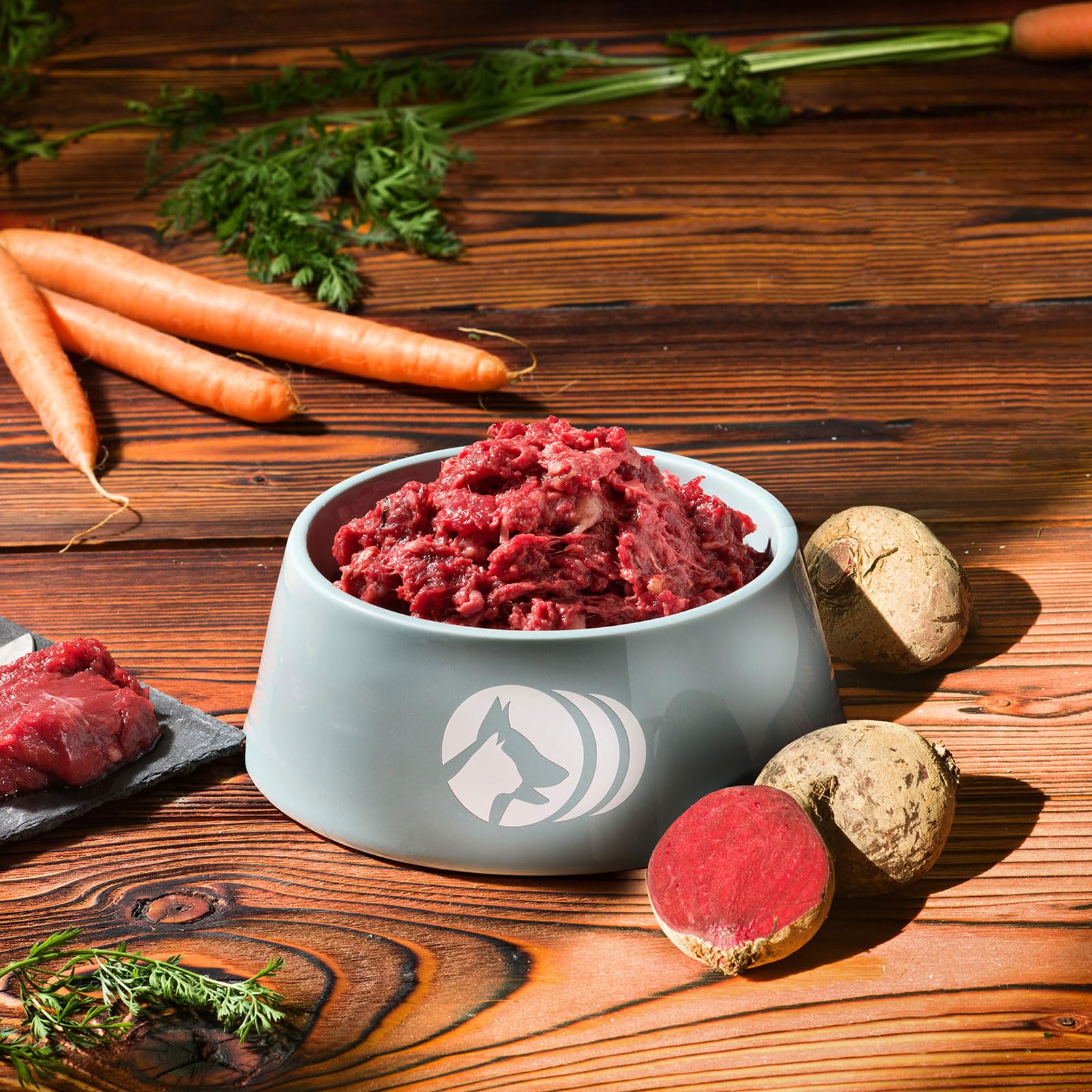 Hühnerkarkasse-Bundle | 25 kg gewolftes Hundefutter vom Huhn für Hunde | sicher gekühlt geliefert | + 1 x gegartes Komplettmenü | gesunde Hundenahrung | Made in Germany