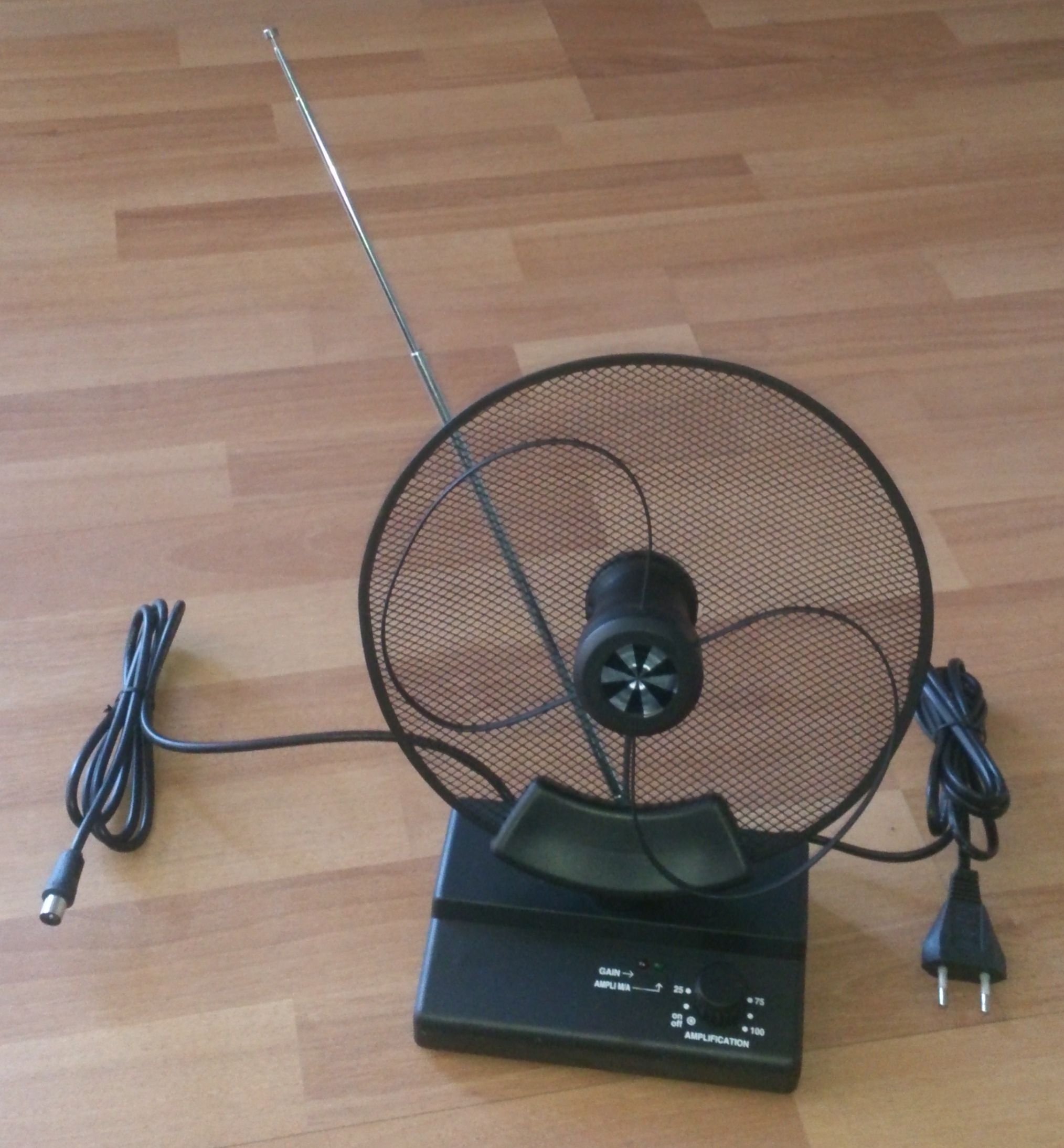 Antenne Amplifiée Europsat ER3600 Vintage – VHF/FM/UHF 40dB – Intérieur/extérieur