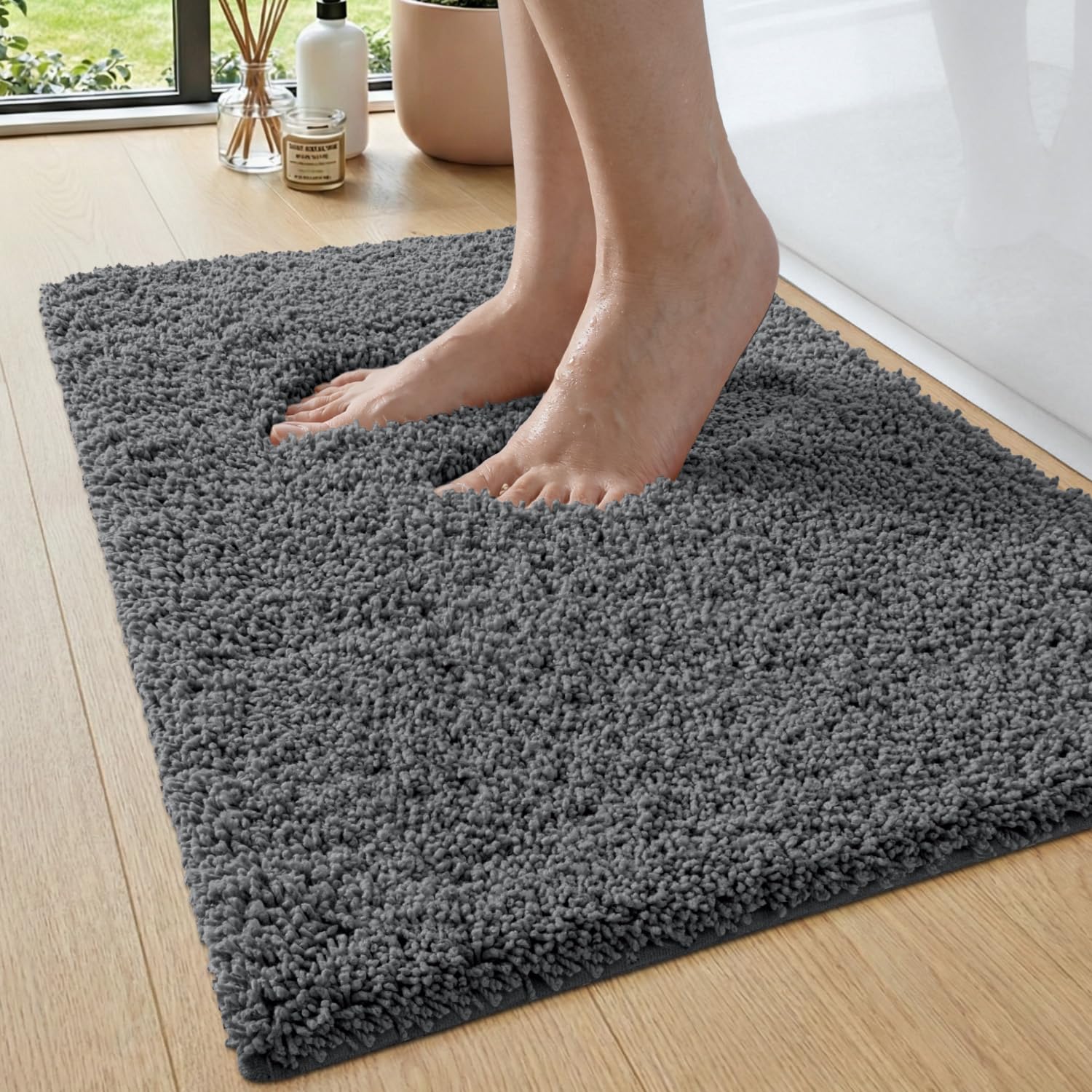 DEXI Thick Fluffy Bath Mat 40 x 60 cm, Non Slip Absorbent Bathroom Mats, Soft Washable Microfibre Bath Rug for Shower Floor, Grey