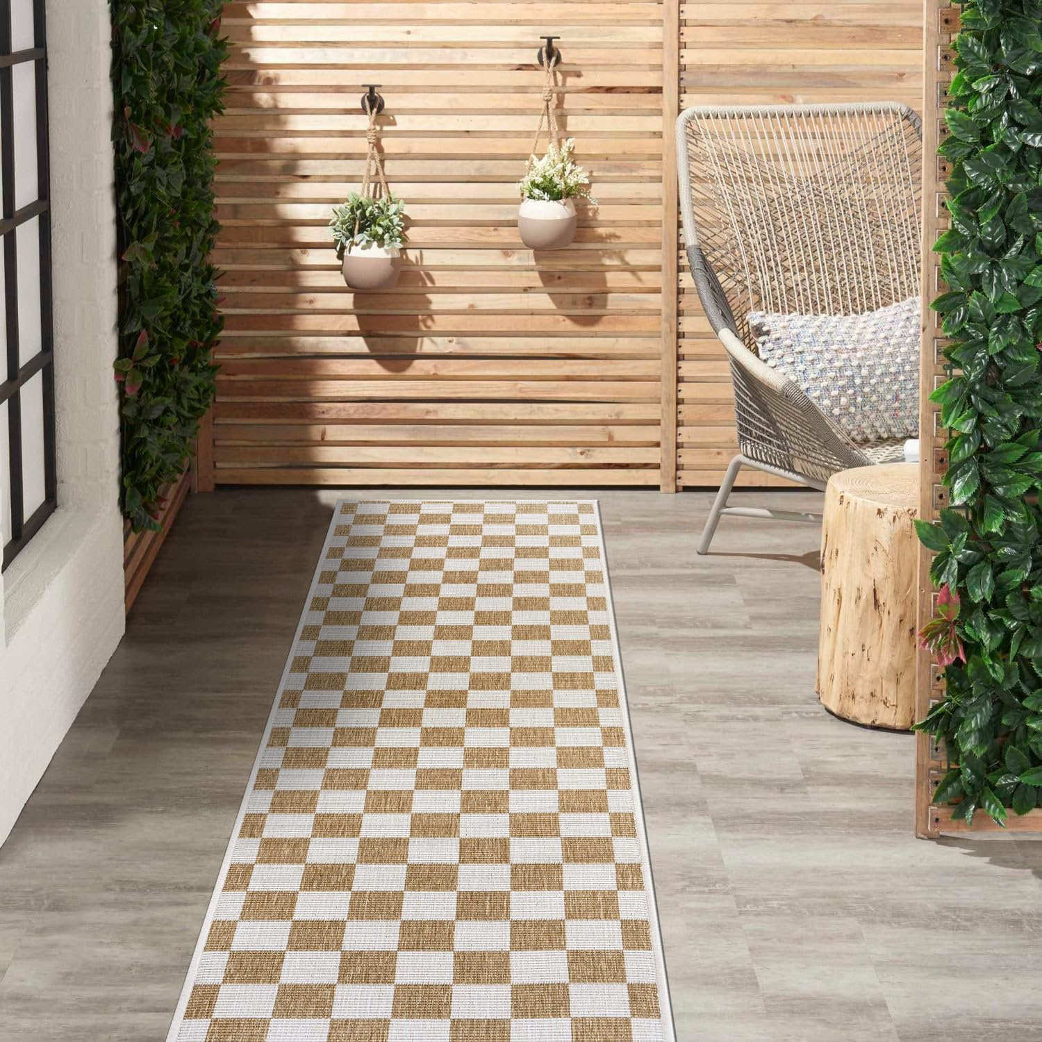 Rugshop Natural Checkered Reversible Weather Resistant Indoor/Outdoor Runner Rug, for Hallway, Kitchen and Entryway, 2' x 7'