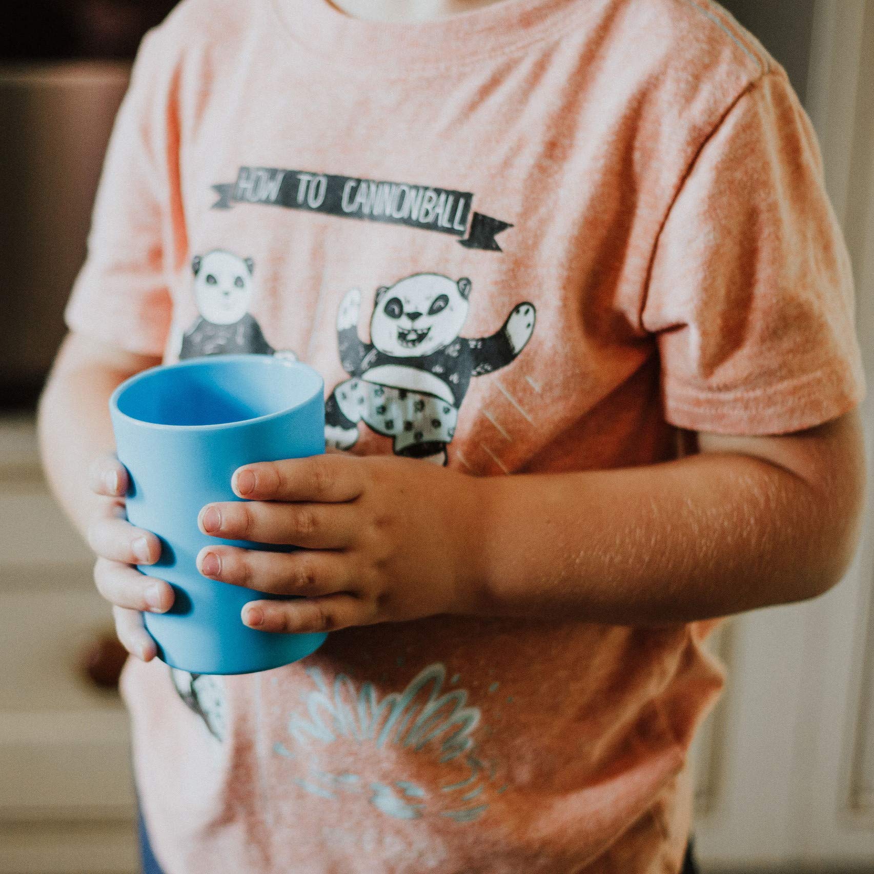 EZTOTZ Vasos De Plástico Colgantes Magnéticos Para Nevera Ezcup Para Niños Pequeños, Niños Y Adultos, Fabricados En Ee. Uu., Vasos Para Bebedores Independientes (Rosa/Verde Azulado)
