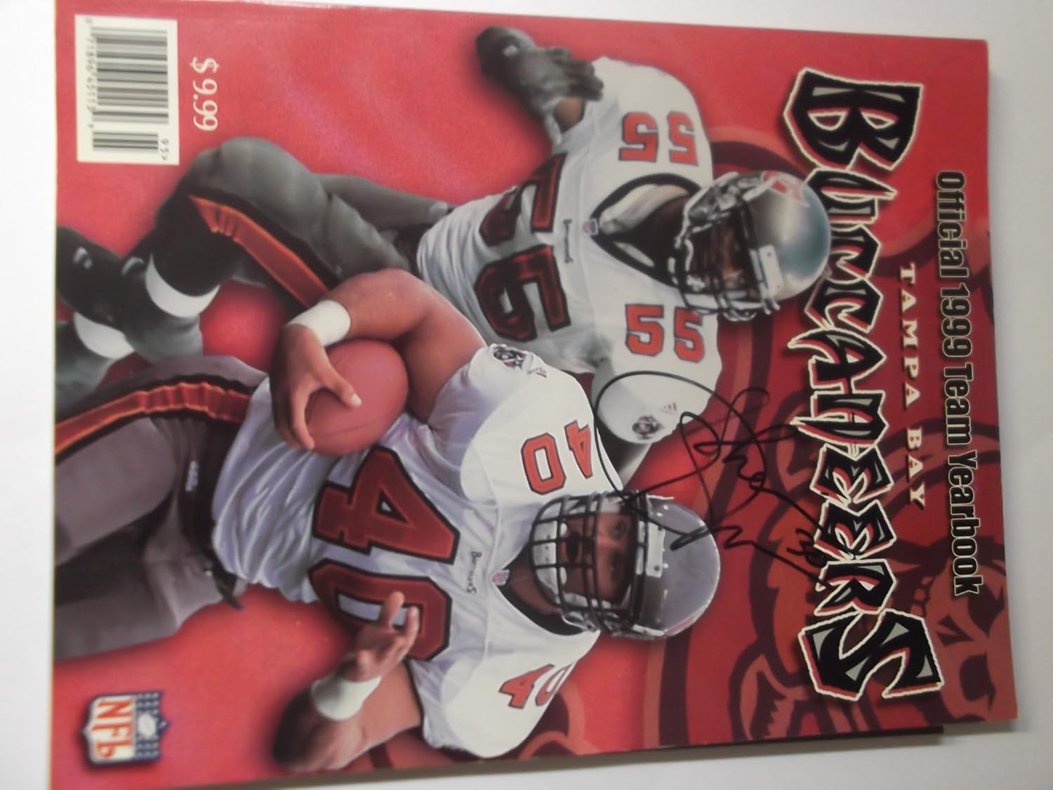 Official 1999 Tampa Bay Buccaneers Yearbook unknown author