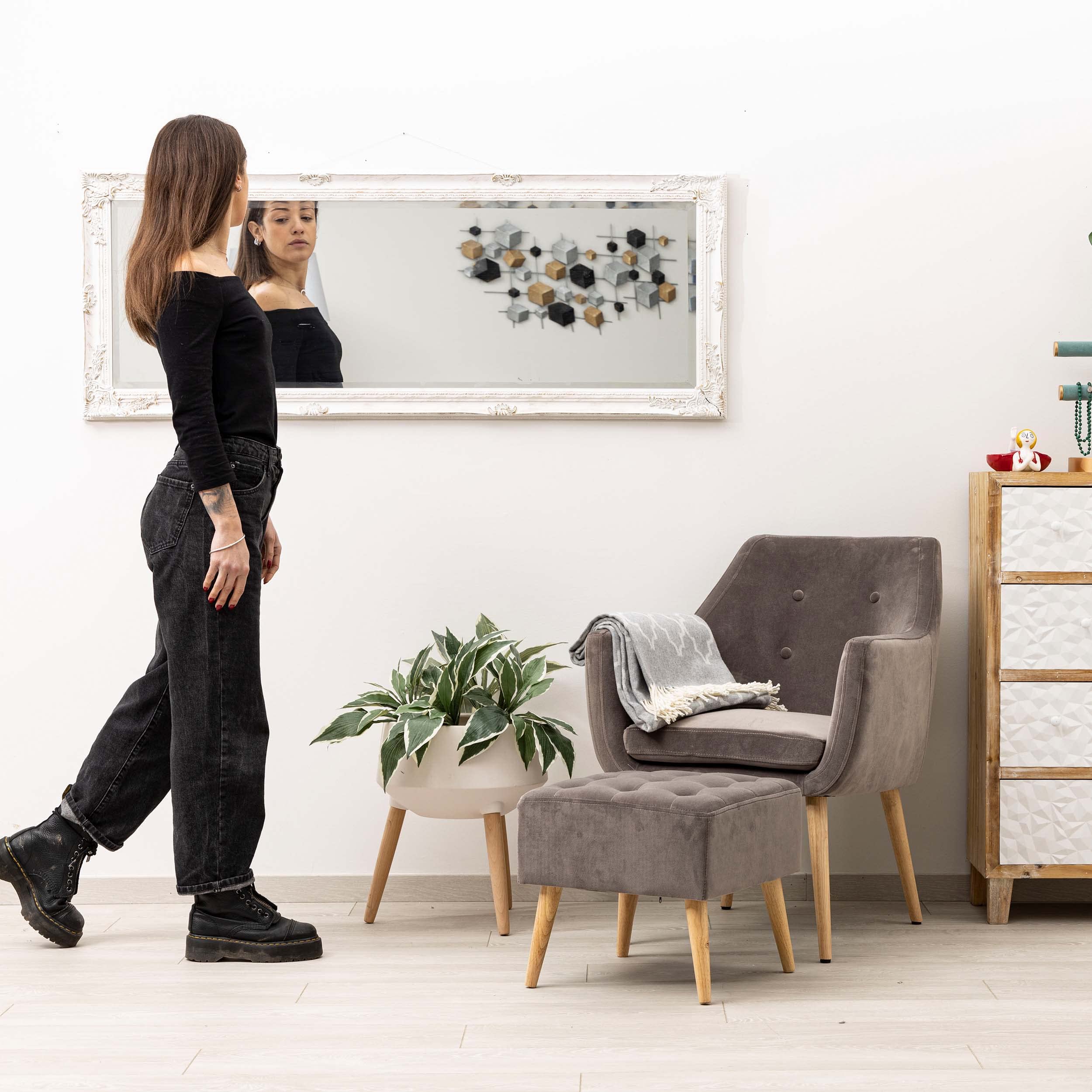 MONTEMAGGI Wandspiegel met rechthoekig frame van antiek wit hout, in