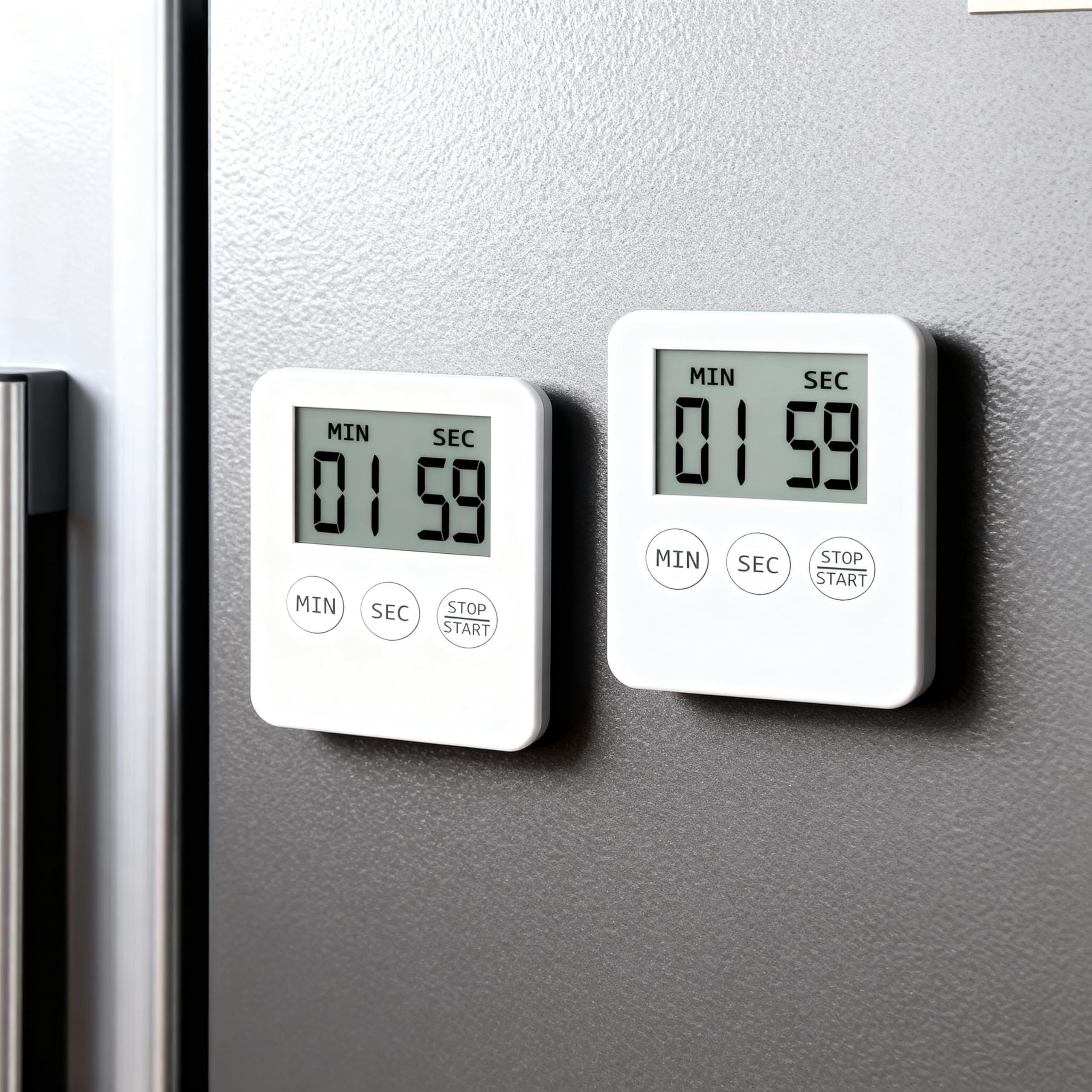Attom Tech Ultra fin Minuteur de cuisine, mince numérique de cuisson Minuteur avec alarme et aimant Dos pour une cuisson cuisson Sports Nap Jeux Bureau (Blanc)