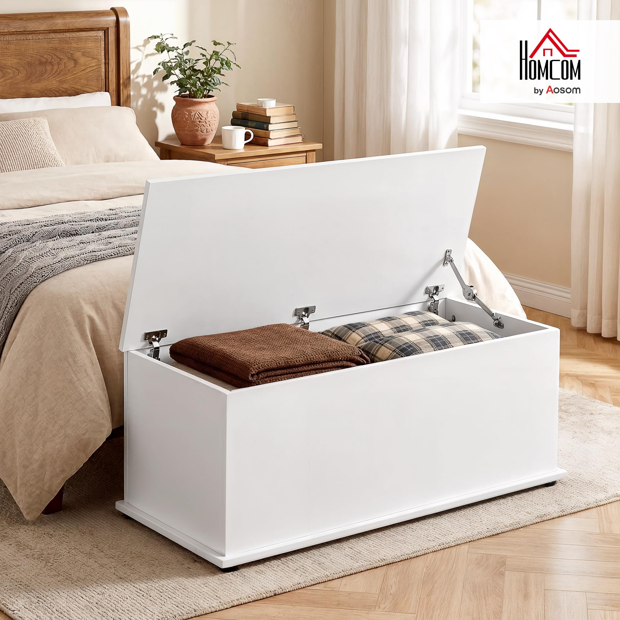 HOMCOM 113L Storage Chest, Storage Box with Flip-Top Lid and 2 Safety Hinges, Storage Trunk for Living Room, Entryway, 100 x 40 x 40 cm, White
