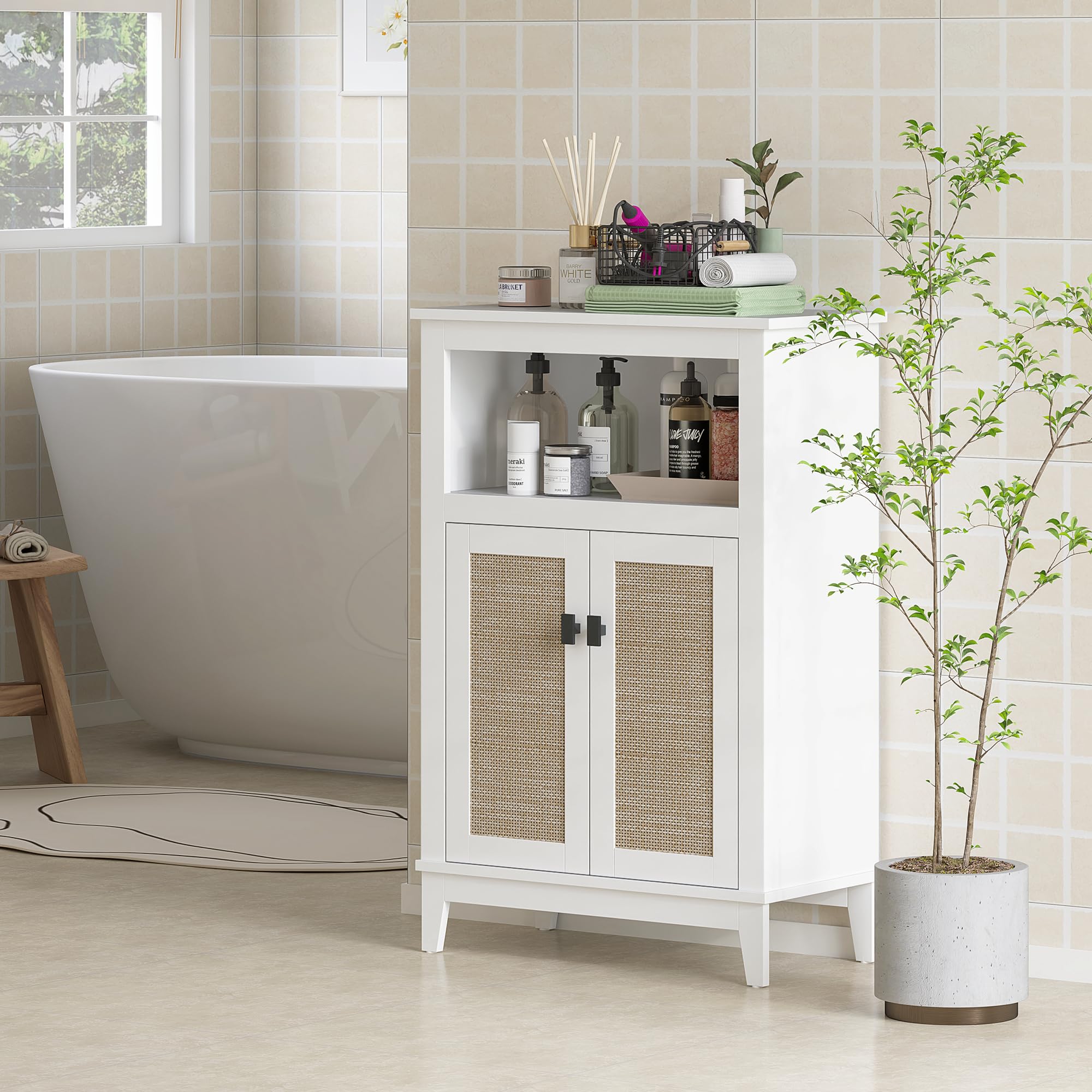HOMCOM Mueble Auxiliar de Baño con Frontal de Ratán Armario de Baño con 2 Puertas Compartimento Abierto Estante Ajustable 60x30x90 cm Blanco