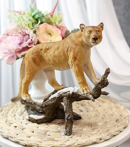 León de montaña de Ebros Cougar de pie en estatua de tronco nevado desgastado decoración de vida silvestre Animal Taxidermia réplica de panteras
