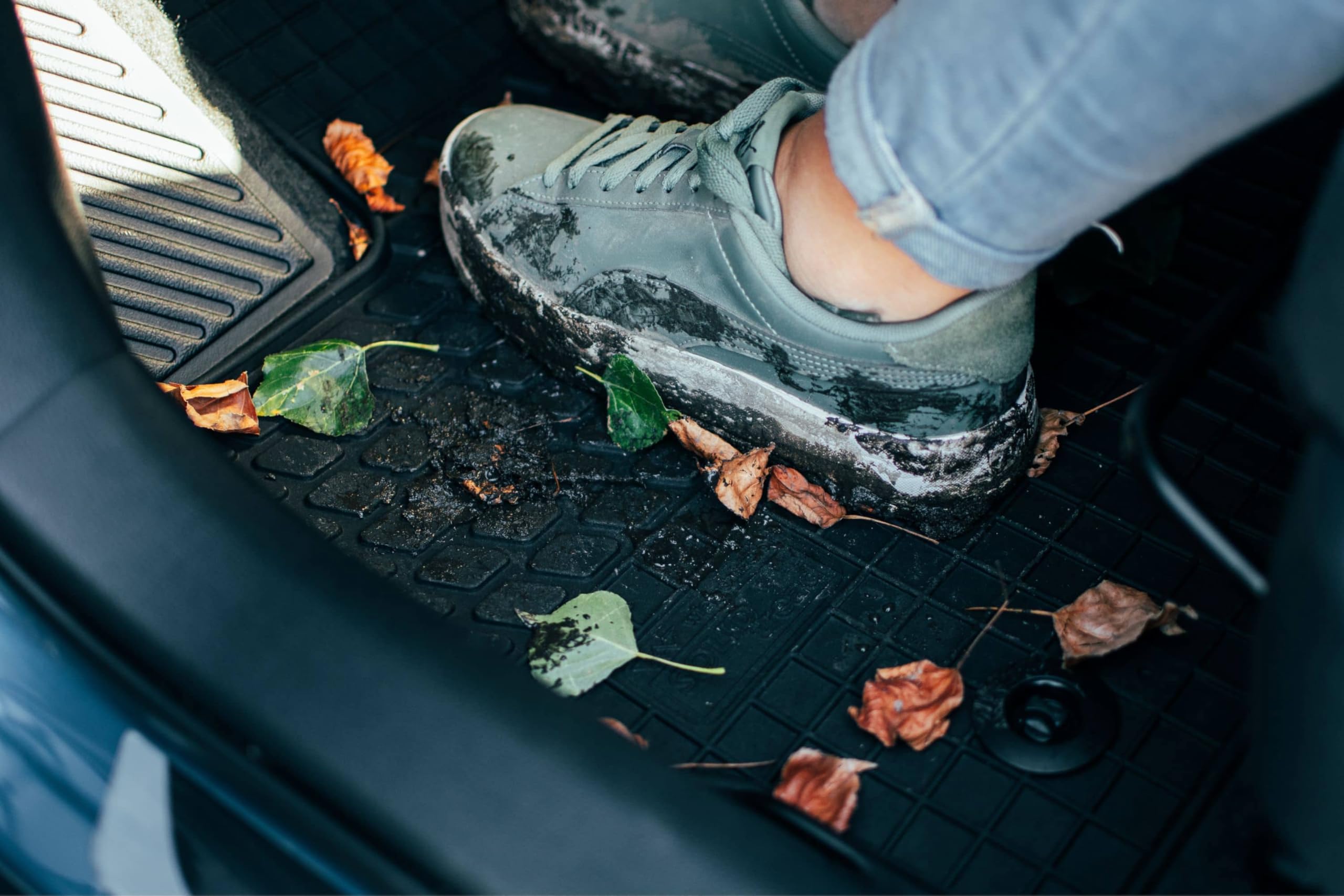 dywaniki gumowe przednie kompatybilne z Mazda CX-3 (od 2014 do 2021) - zestaw 2-sztuki czarne idealnie dopasowane dywaniki