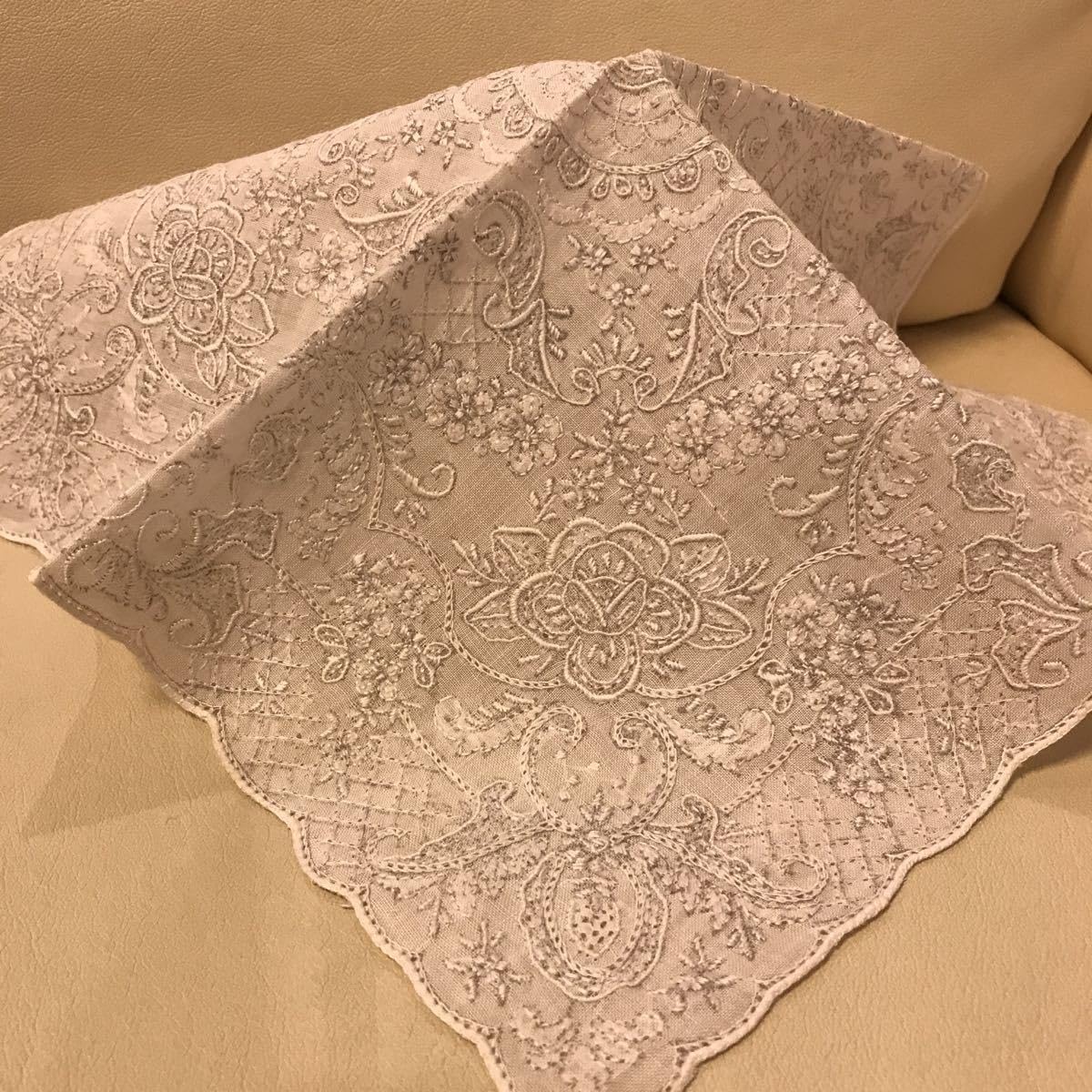 未使用　SWATOW ハンカチ　鳳凰　汕頭　手刺繍　スワトウ　パッケージなし発送 未使用 SWATOW ハンカチ 鳳凰 汕頭 手刺繍 スワトウ パッケージなし