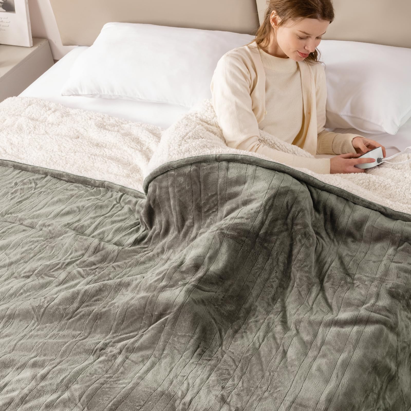 bearhug electric blanket full size 77"x 84" heated blanket throw reversible velvet& sherpa warm blanket gift 10 heating levels & 0.5-12h auto off, over-heat protect, etl, machine washable