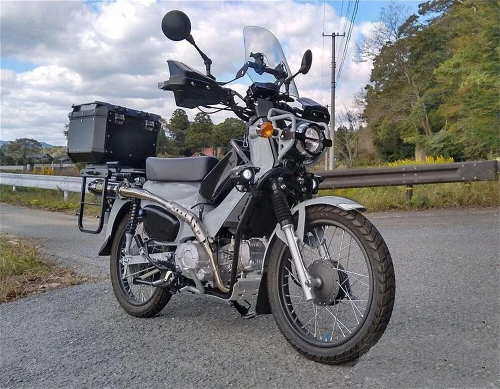 Cupolino Moto Per Cub CT125 Protezione Dal Del Parabrezza Anteriore Della Motocicletta Staffa In Lega Di Alluminio Ispessita. Paravento Per Moto(Grey)