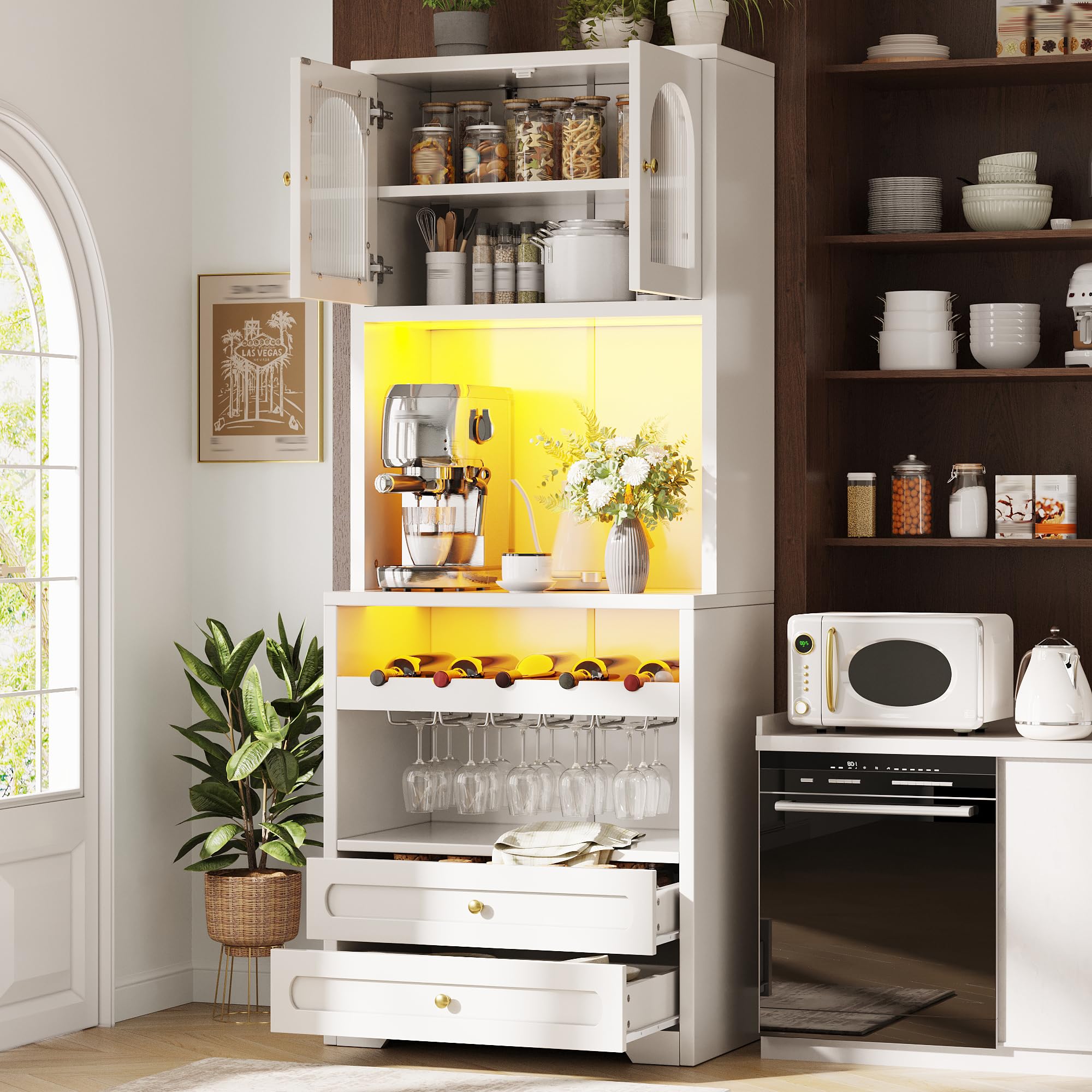 Hochschrank mit gewölbten Glastüren, einstellbare Böden, Weinregal, Kippschutz, für Wohnzimmer & Esszimmer, Weiß