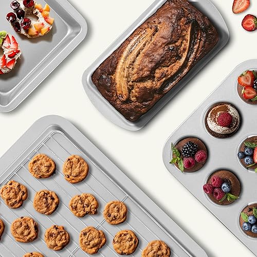 Vista 6 de KITESSENSU Juego de moldes para hornear, juego de utensilios antiadherentes para hornear de 7 piezas con molde redondo/cuadrado, molde para pan