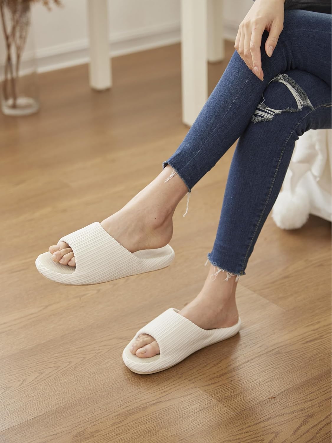 Chantomoo Womens Slipper Memory Foam Comfy Rubber Sole House Bedroom Slipper Slides - Image 2