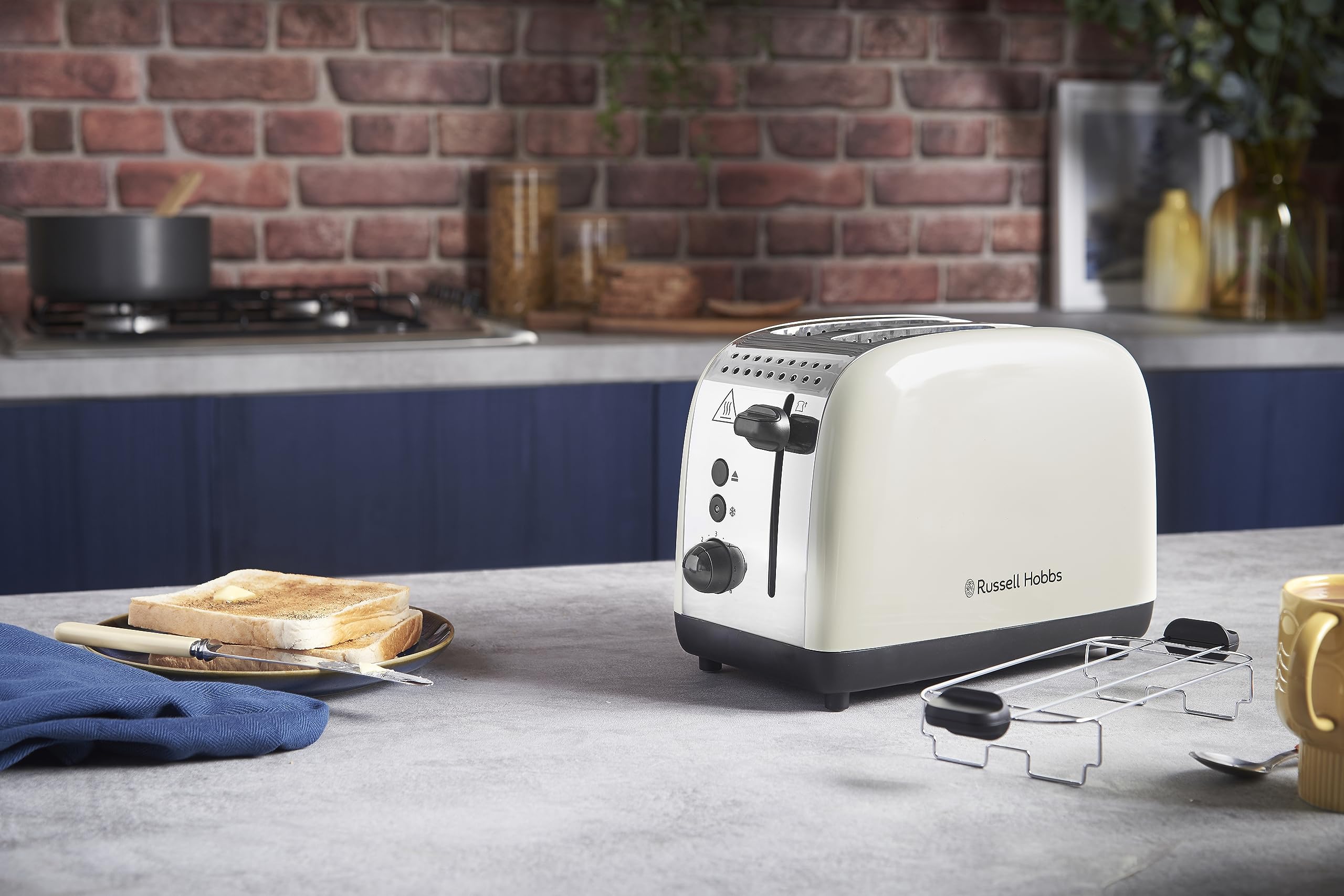 Russell Hobbs Toaster [für 2 Scheiben] Colours Plus Edelstahl Creme (extra breite Toastschlitze, inkl. Brötchenaufsatz, 6 Bräunungsstufen + Auftaufunktion, Lift & Look-Funktion, 1600W) 26551-56