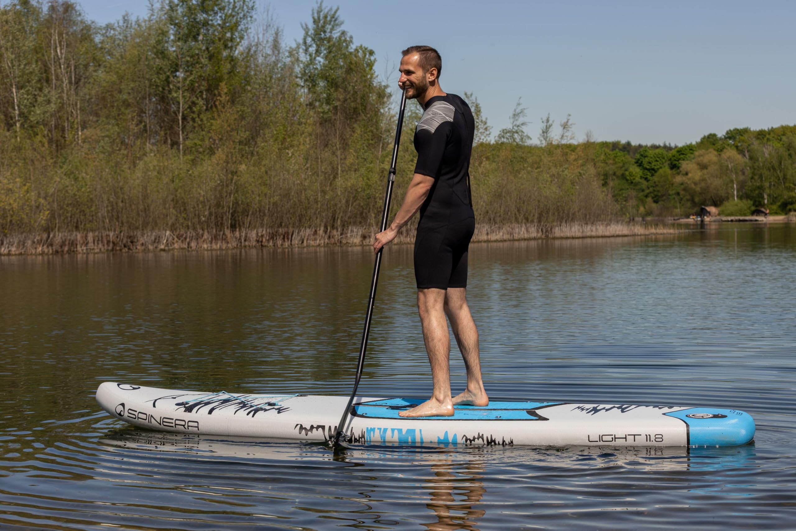 Spinera Light SUP Komplettset – Aufblasbares Stand Up Paddle Board 3 Größen 10.6 | 11.2 | 11.8 Ultraleicht & stabil – inkl. Paddel, Pumpe & Rucksack