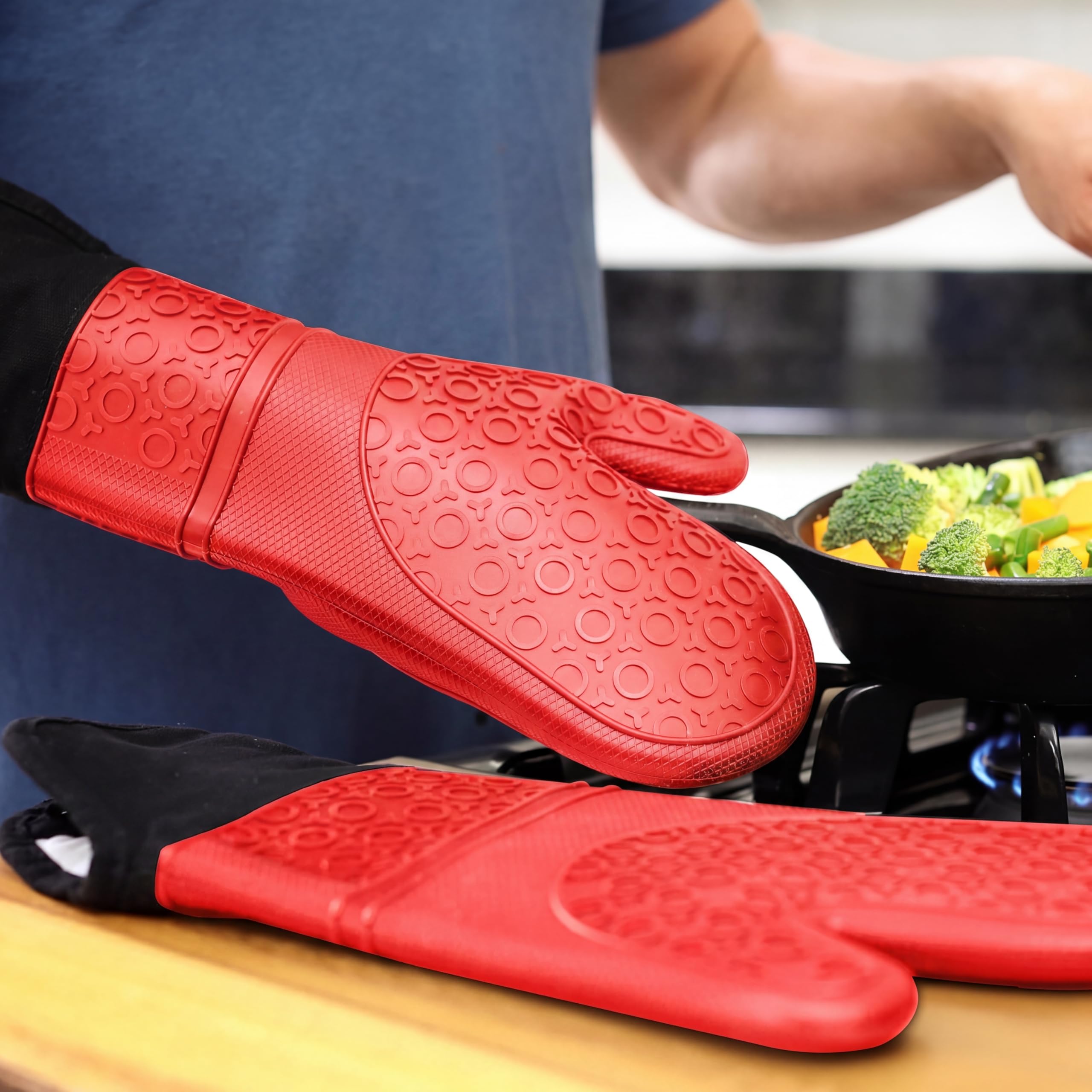 HOMWE Paire de Gants de Cuisine Professionnels Extra Longs en Silicone avec Doublure matelassée, résistants à la Chaleur, Gants de Four Flexibles, Rouge, 37,8 cm