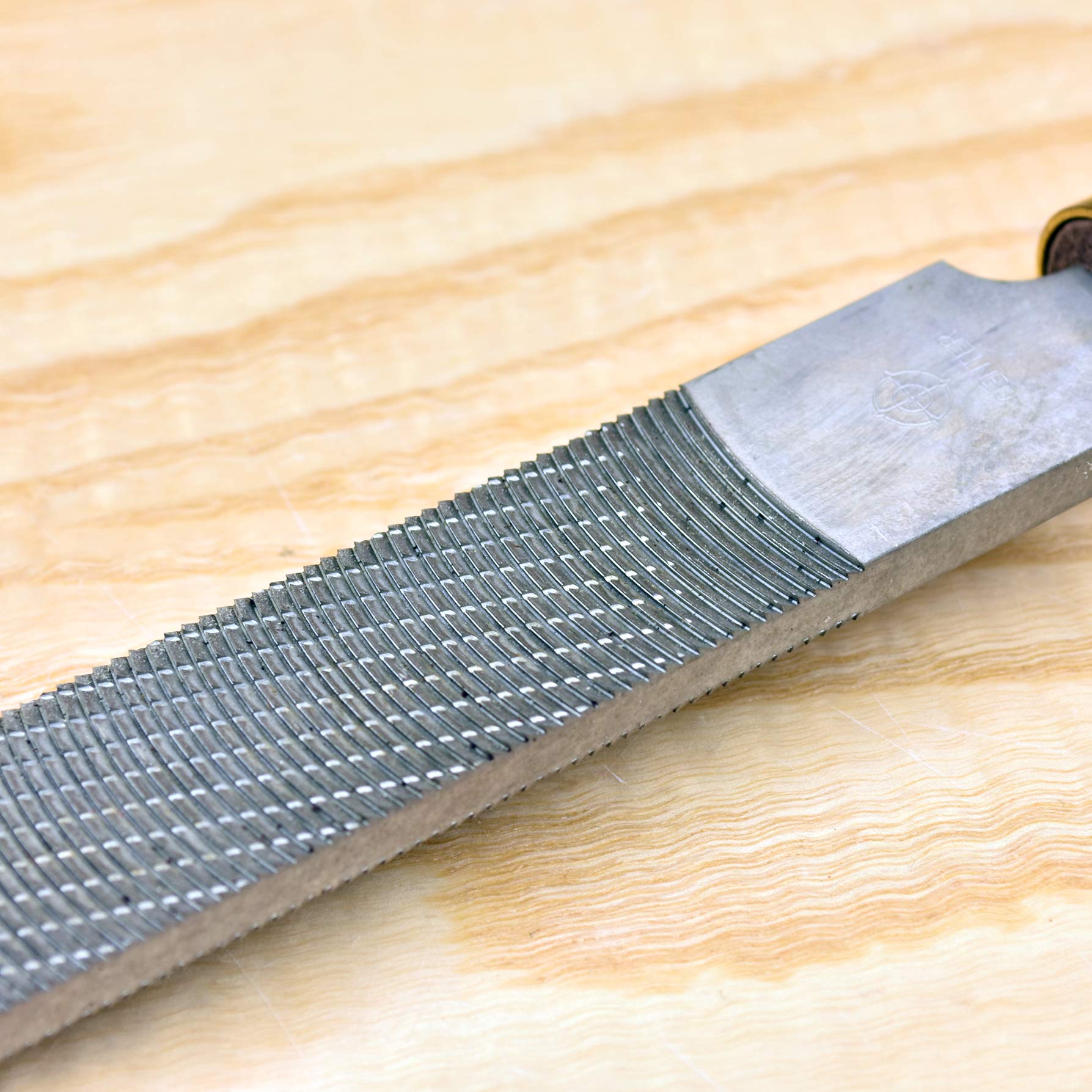 Iwasaki 8 Inch Half Round Extreme Fine Cut Carving File With Handle