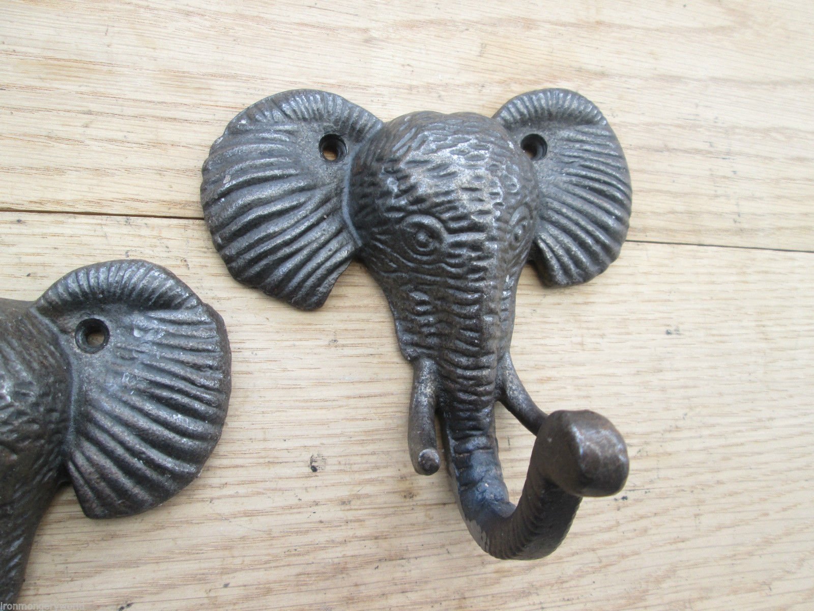 Gancio da parete vintage in legno intagliato a forma di elefante, targa in legno portafortuna, gancio per asciugamano, cappotto o cappello, Pier 1