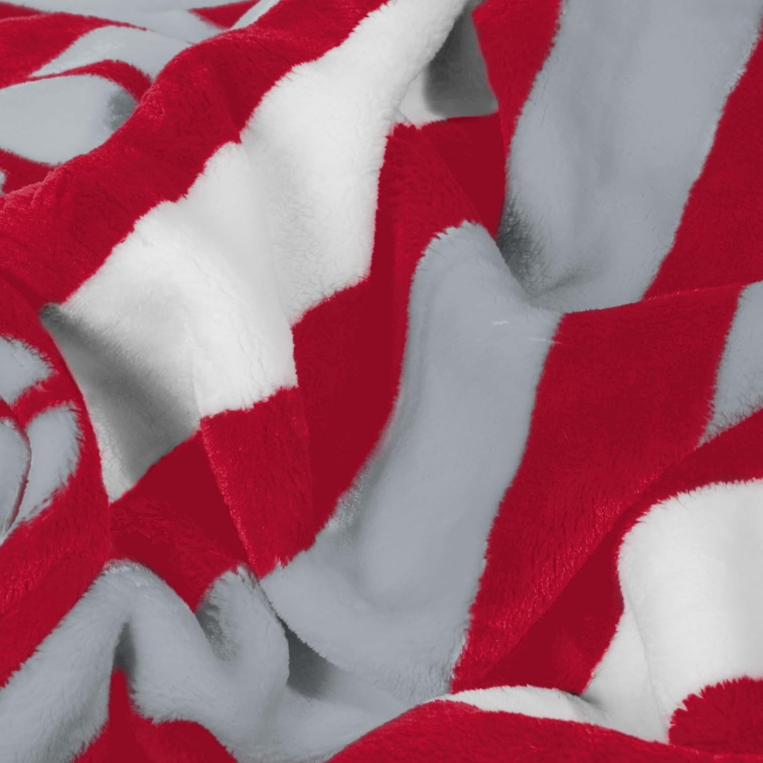 Logo Brands NCAA Raschel Throw Blanket – 50 x 60 Soft Fleece Blanket, Officially Licensed Collegiate Design, Cozy Throw for Tailgating, Game Day, & Home Décor