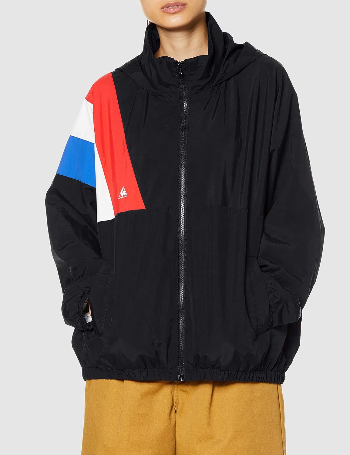 人気第1位 オン レディース ウインドジャケット 上 On 防風 防水 高通気 パッカブル パーカー パーカー w Wht 送料無料 スポーツウェア トレーニングウェア かわいい 大きいサイズ 有 トップス ウォーキング ウェア シャカシャカ ピステ スポーツ おしゃれ