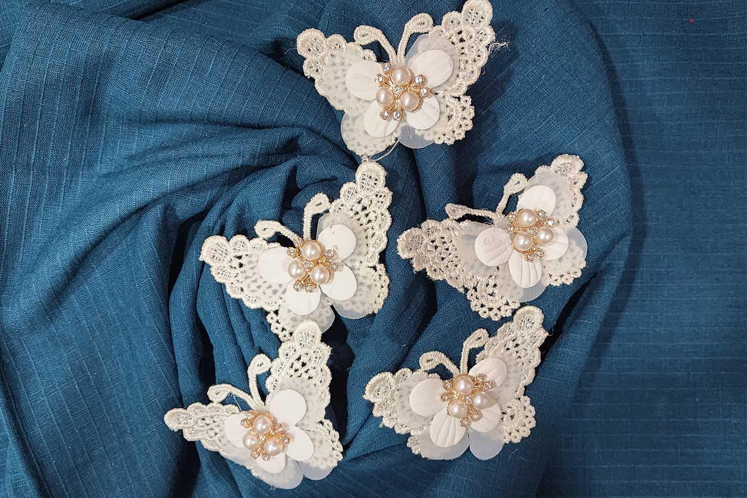 Mohan Shoppe Butterfly Design Fancy Patch for Hair Accessories Lehenga Saree Craft Suites Sherwani Apparel Fashion Shoes Jewellery Package of 5 Pieces (Off White)