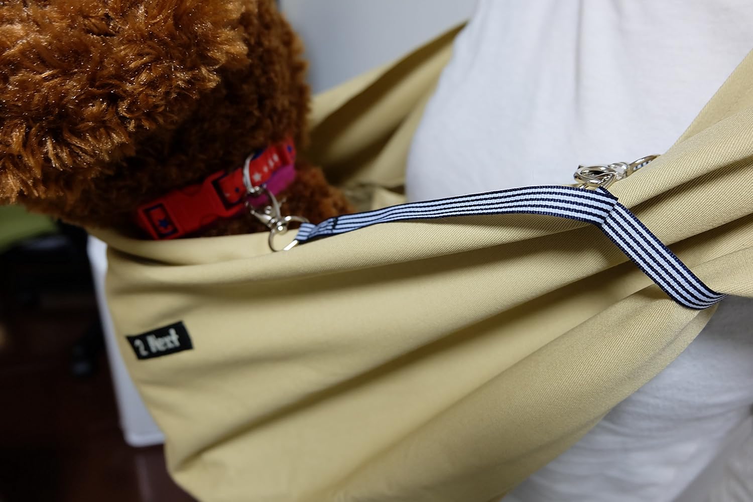 ペット スリング 犬 猫 兼用 【飛び出し防止用リードで安心お出掛け】 (ベージュ)