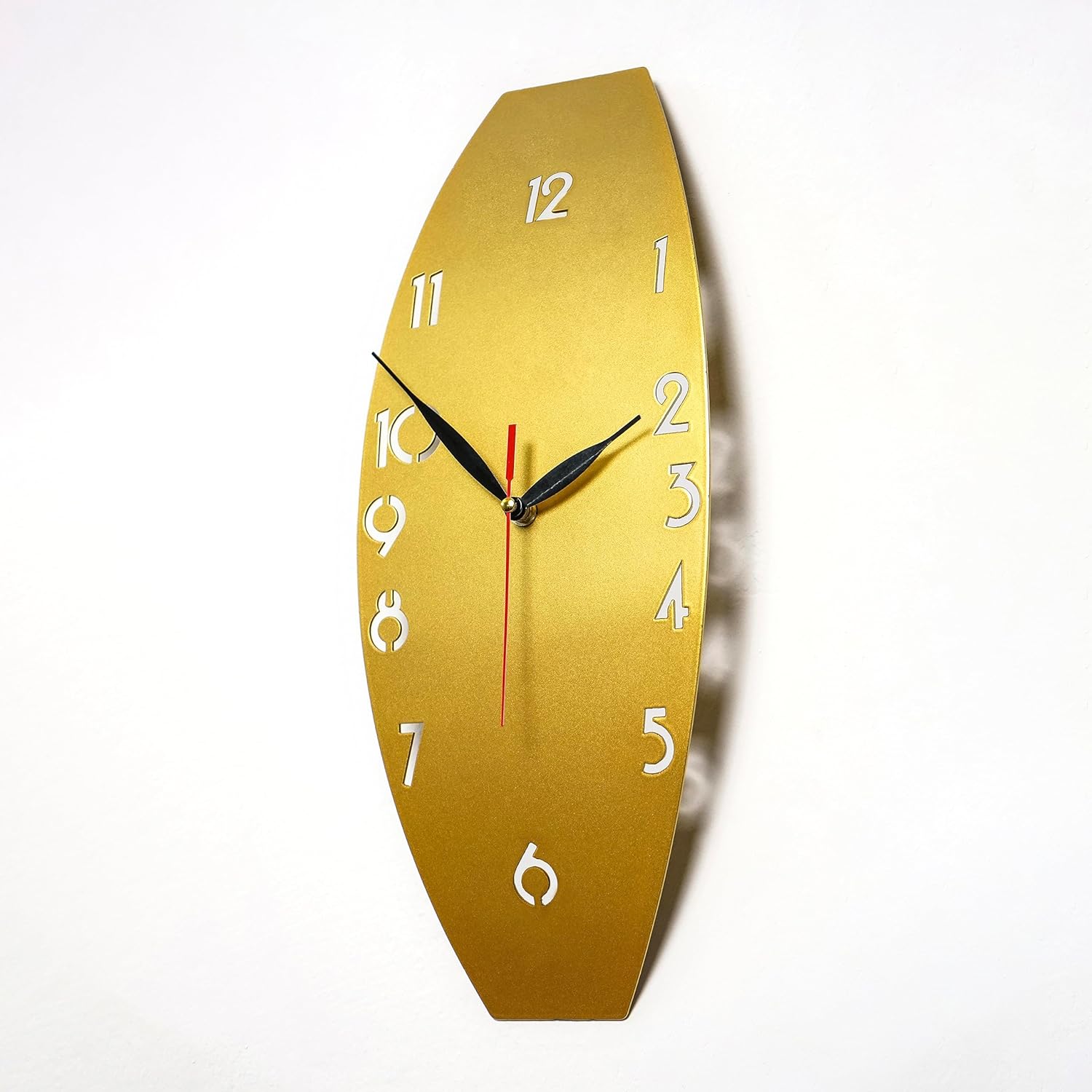 Colorfull Worlds Minimalist 3D Wall Clock: A Unique Vertical Home Decor Piece | Modern Metal Clocks for Stylish Interiors | Perfect for Enhancing Your Living Room | Gold