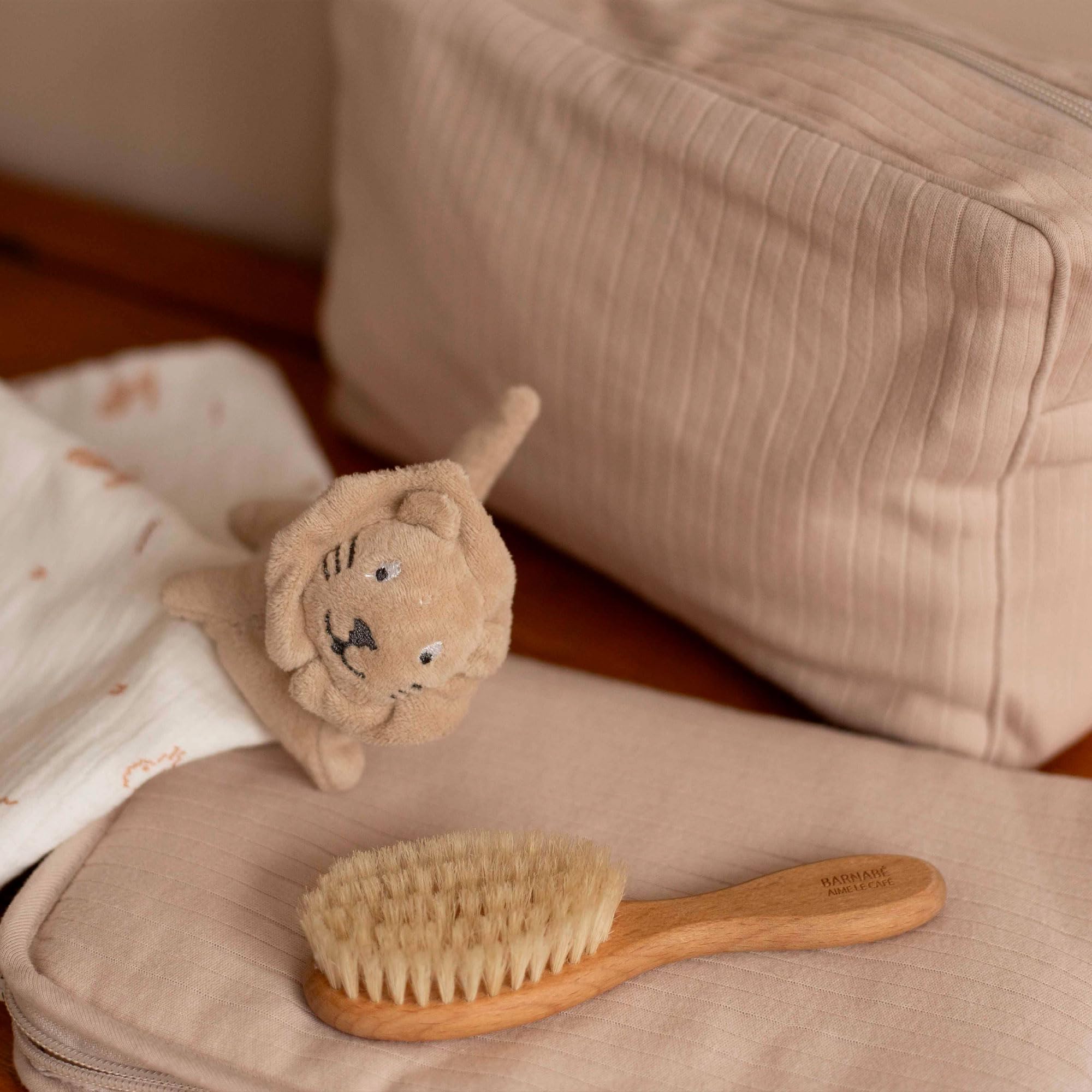 Image secondaire de Protège Carnet de Santé Bébé Beige en Coton Côtelé