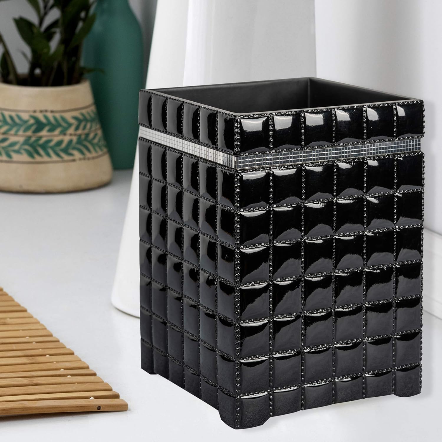 nu steel Giraffe Collection Bathroom Wastebasket, Square Vintage Trash Can for Bathroom, Bedroom, Dorm, College, Office, 7.3" x 10" x 7.3", Resin with Black Finish.