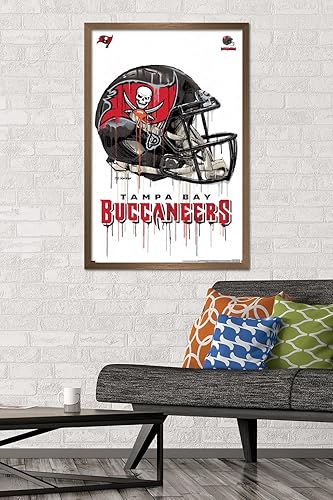Miniatura 60 de Trends International NFL Tampa Bay Buccaneers - Póster de pared con casco de goteo 20, 22.375 x 34 pulgadas, versión enmarcada negra Versión