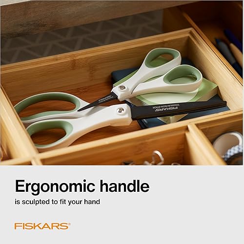 Miniatura 4 de Fiskars Tijeras de titanio antiadherentes Everyday Softgrip (8 pulgadas), 2 unidades, helecho forestal