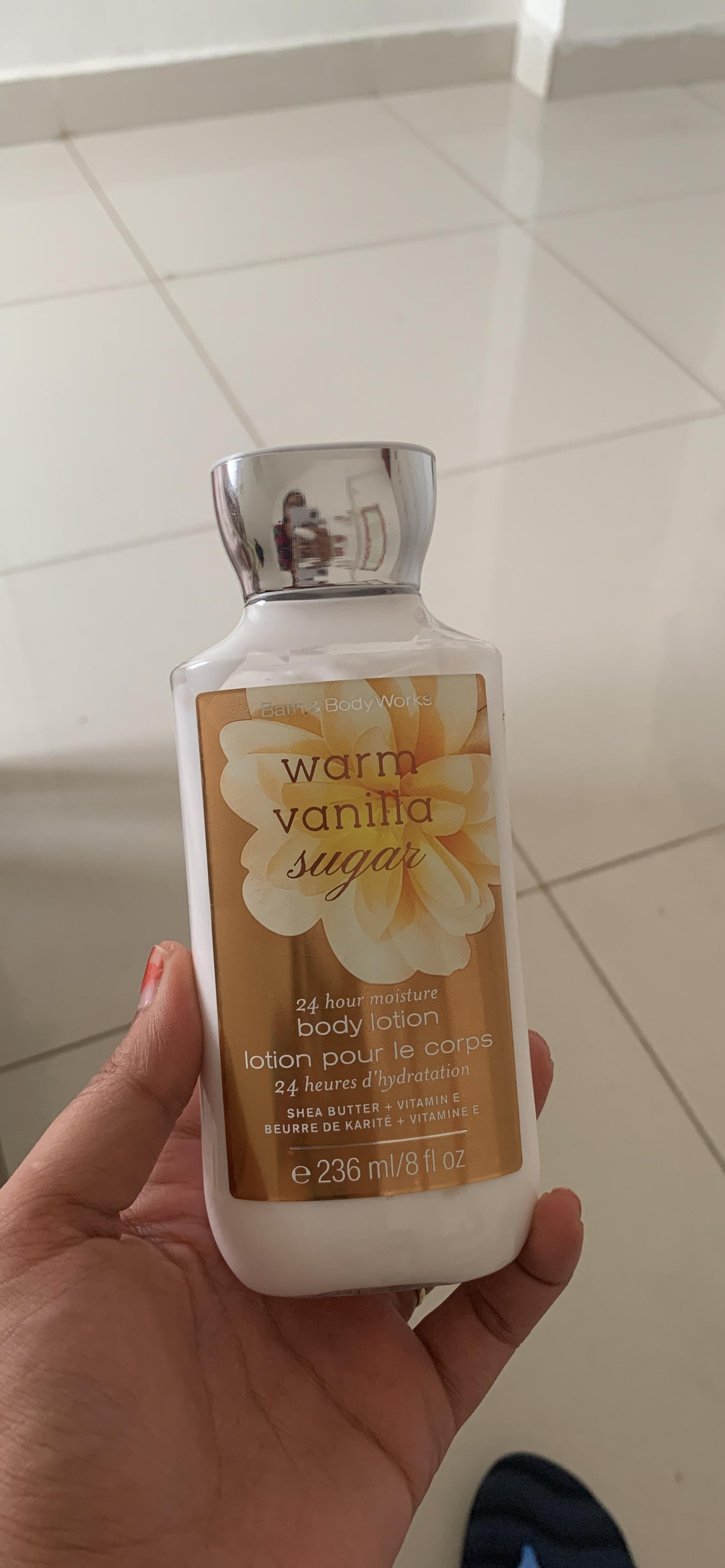 Bath & Body Works Warm Vanilla Sugar Body Lotion, Lightweight Daily Moisturizer with Shea Butter & Coconut Oil, Sparkling Sugar and Sweet Vanilla Scent, 8 fl oz - 1 Pack