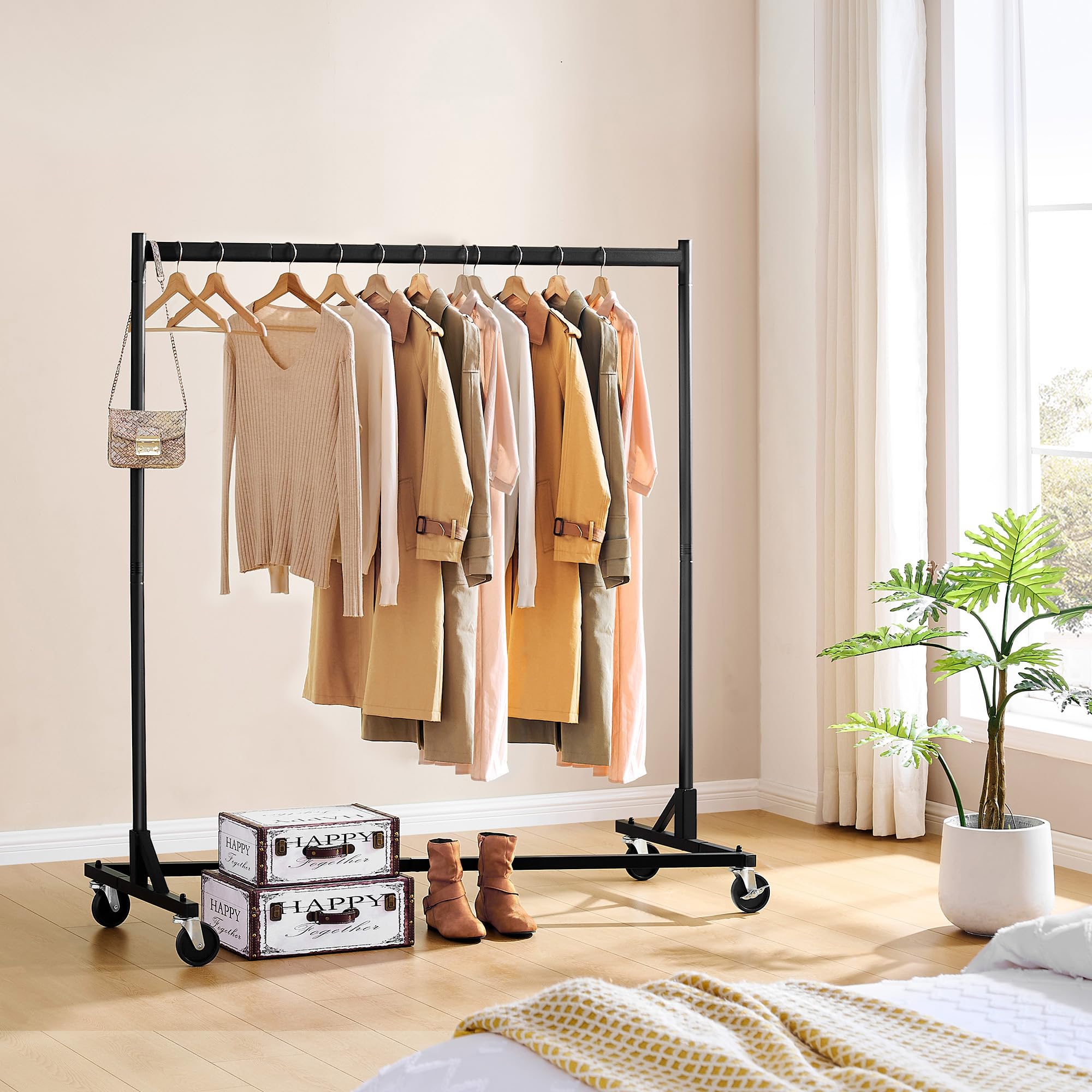 Hoctieon portant vetement robuste sur roulettes, tringles à vêtements stables en métal, portemanteau pour chambre à coucher, étendoir à linge pour manteaux,charge 110lbs, L146x61x162cm, noir