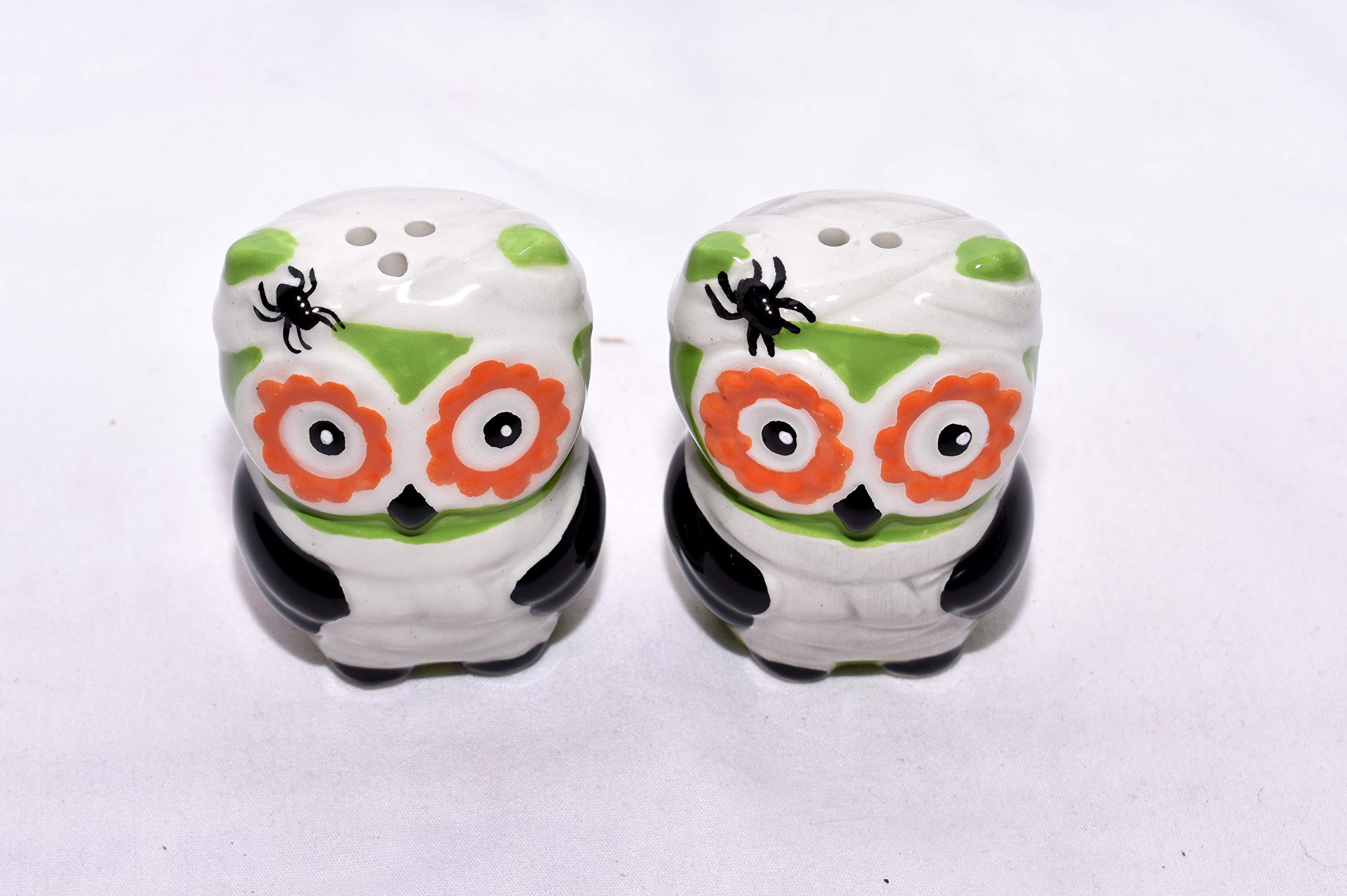 NEW 2PC MINIATURE MUMMY WITH SPIDER OWL SALT & PEPPER SHAKERS