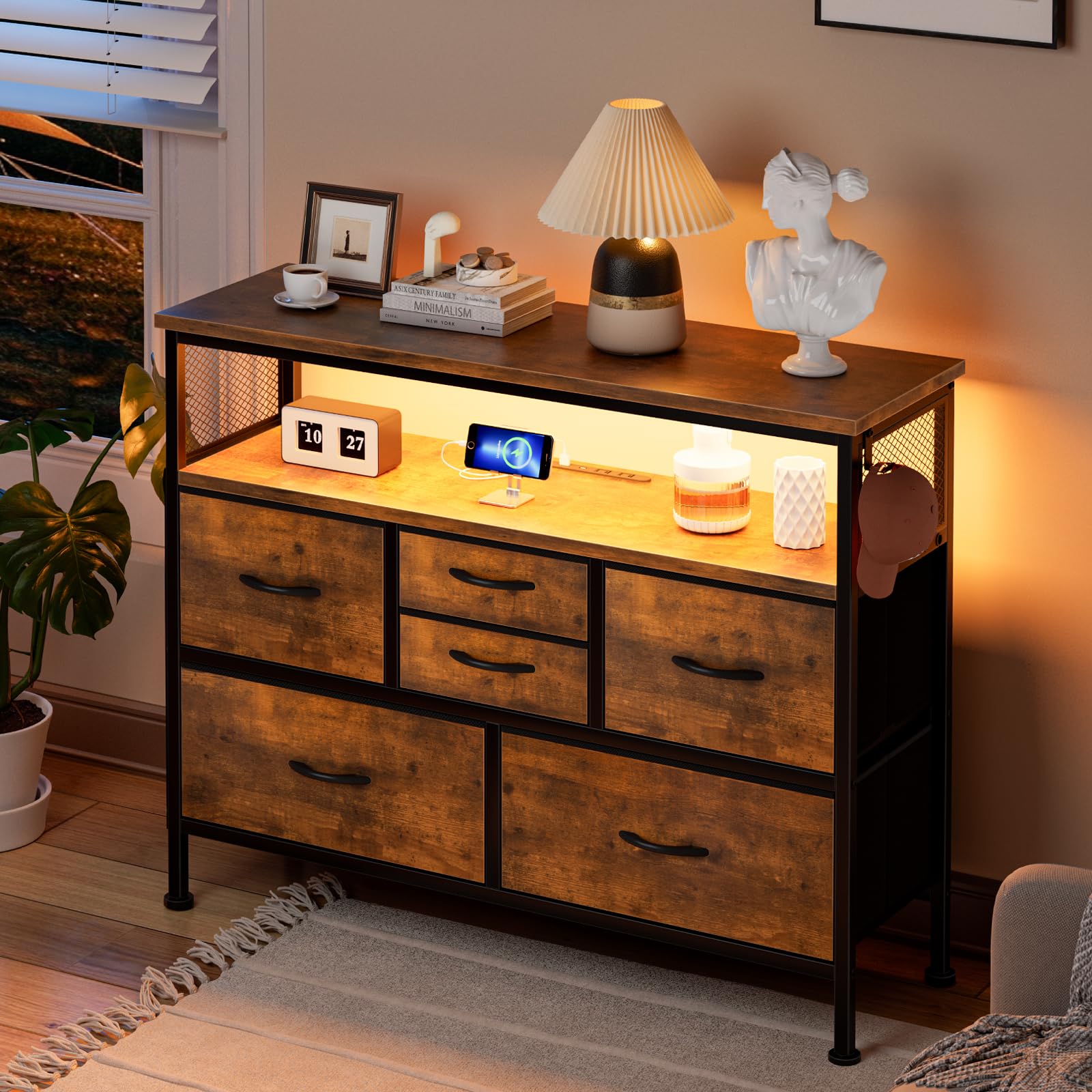 ブラック☘️チェスト収納 タンス 棚付き 箪笥リビング収納チェスト LEDライト付 Amazon｜IKIFLY チェスト収納 箪笥 棚付き リビング収納チェストLED