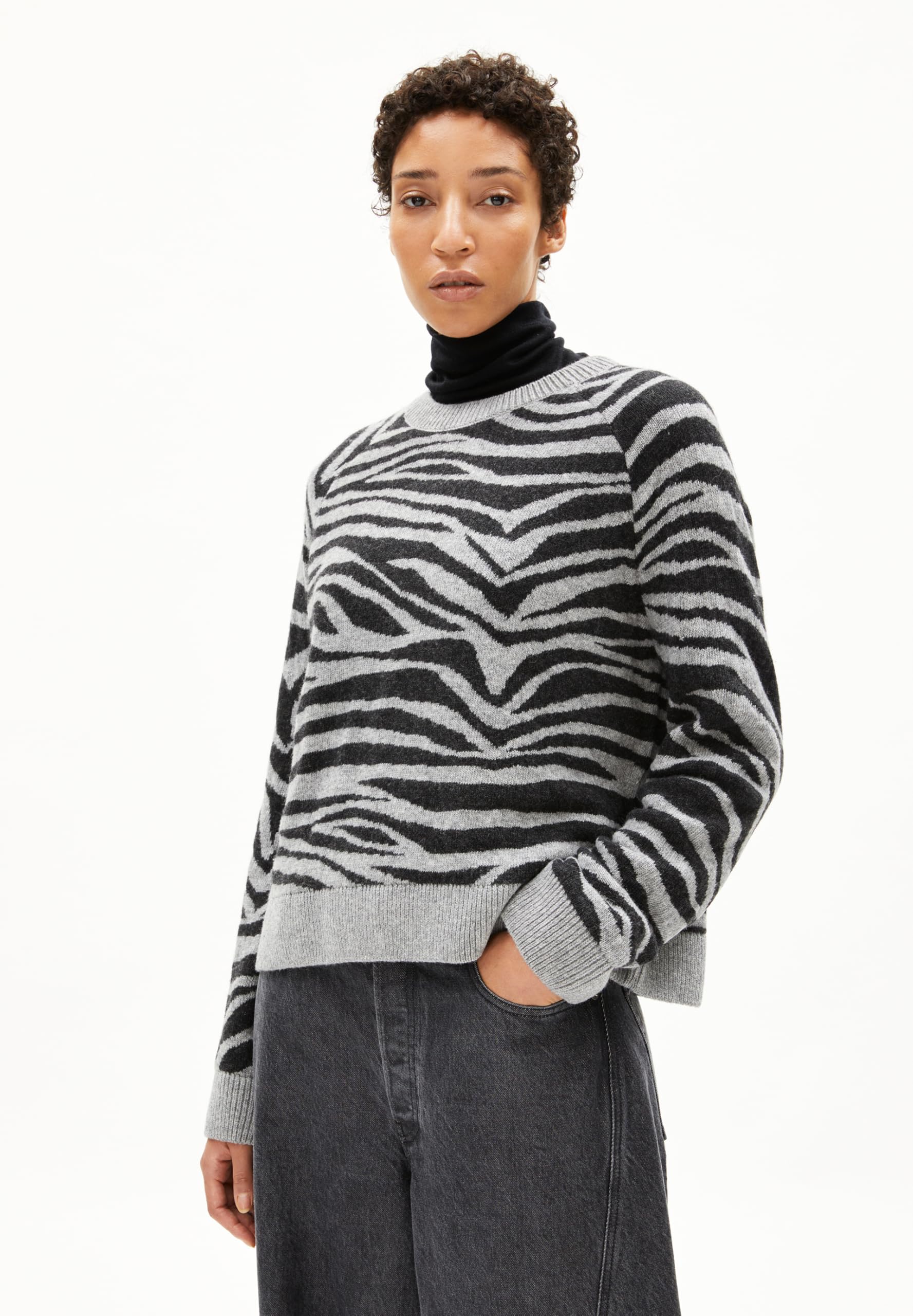 ARMEDANGELS Damen Pullover aus Bio-Woll Mix LILIRIAA ZEBRARAA Loose Fit