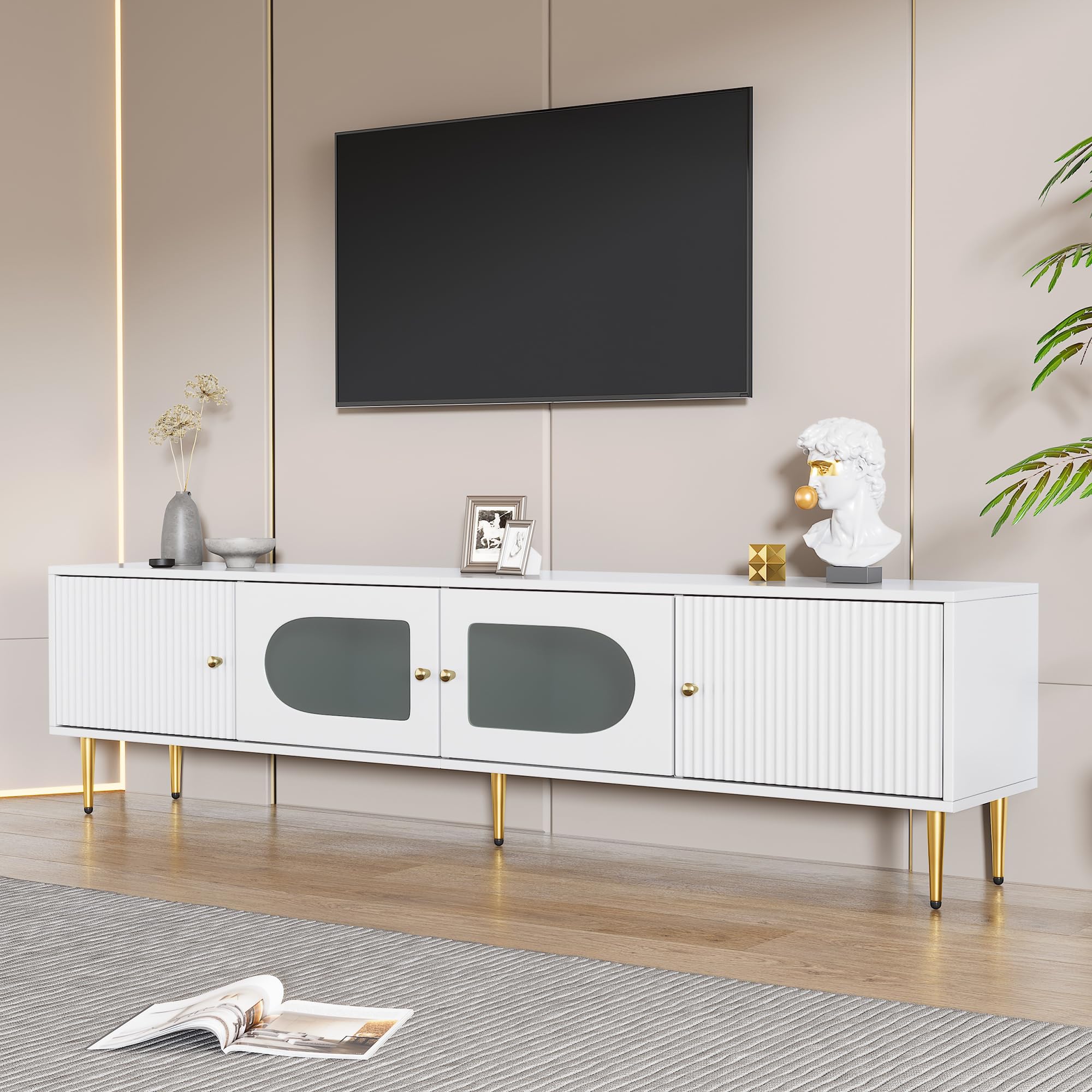 Meuble TV blanc bois pour cacher les câbles et ranger le salon avec style