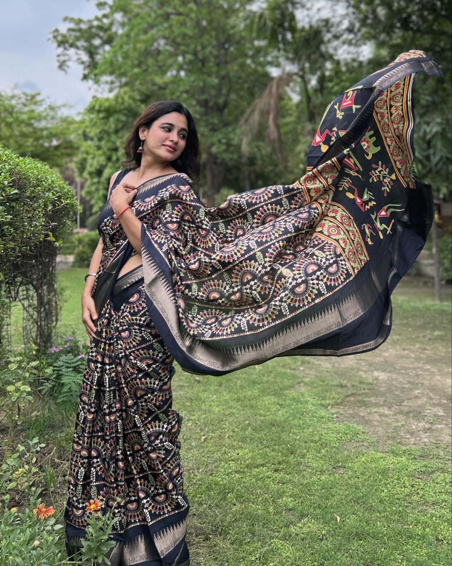 vragi Women Elegant Multicolor Saree(TEMPLEBORDER Black 002)-picture-45