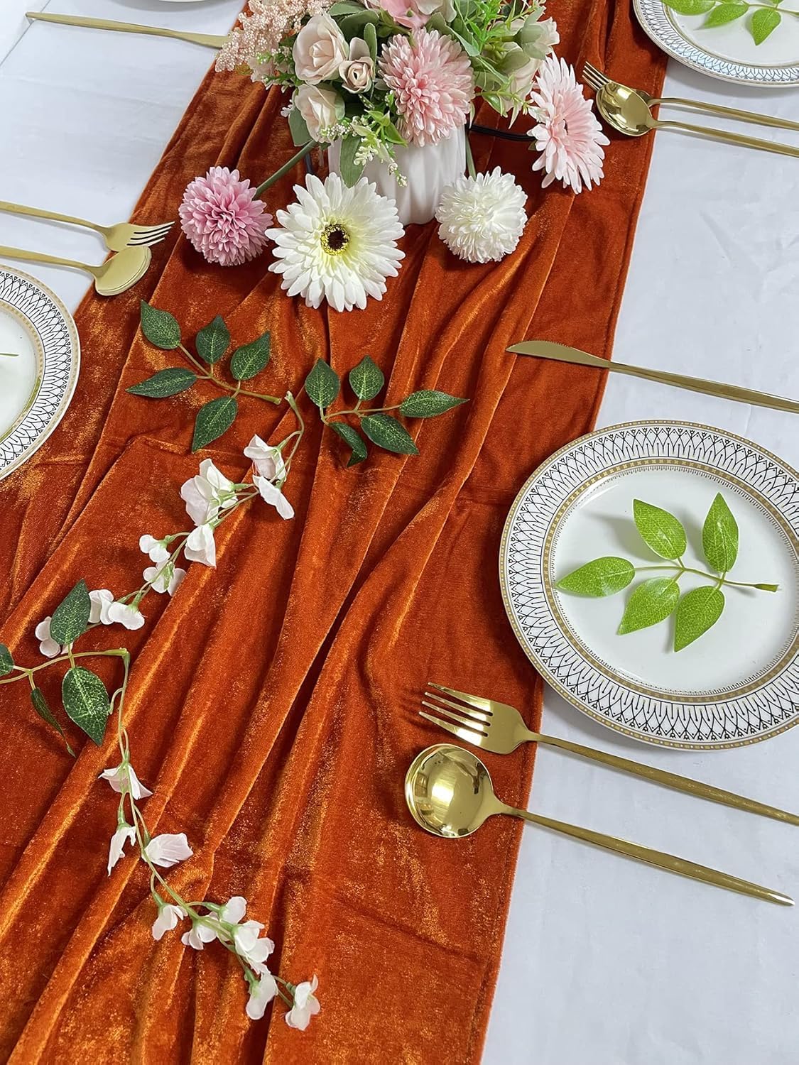 Luchuan Orange Velvet Table Runner, 11ft Luxurious Wedding Reception Decorations Soft Velvet Fabric, Table Runner Overlay for Wedding Event Table Decorations (Orange, 20X132inch,5 Pieces)