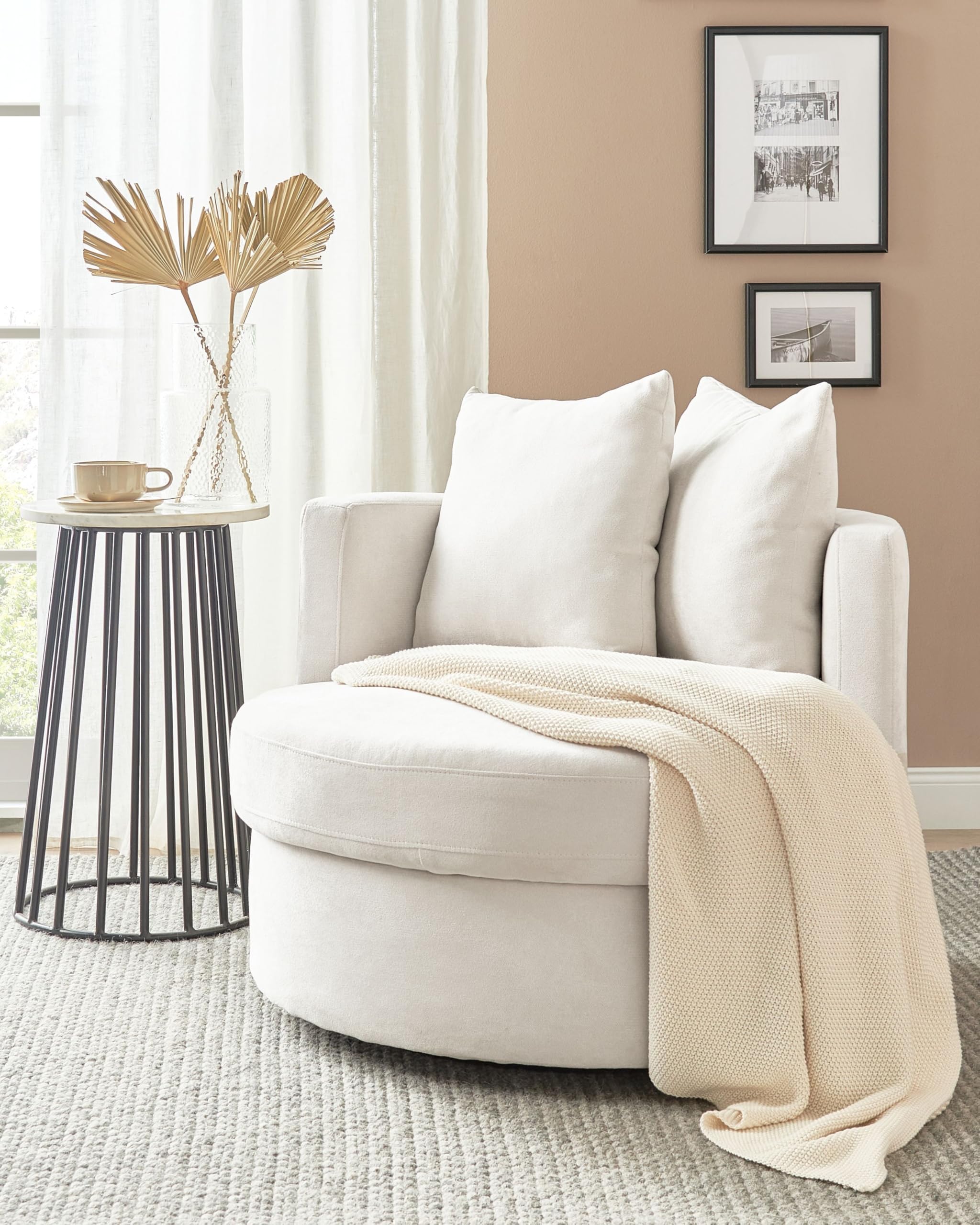 Sessel Stoff beige rund mit Drehfuntion 2 Kissen Metallgestell modern Dalby