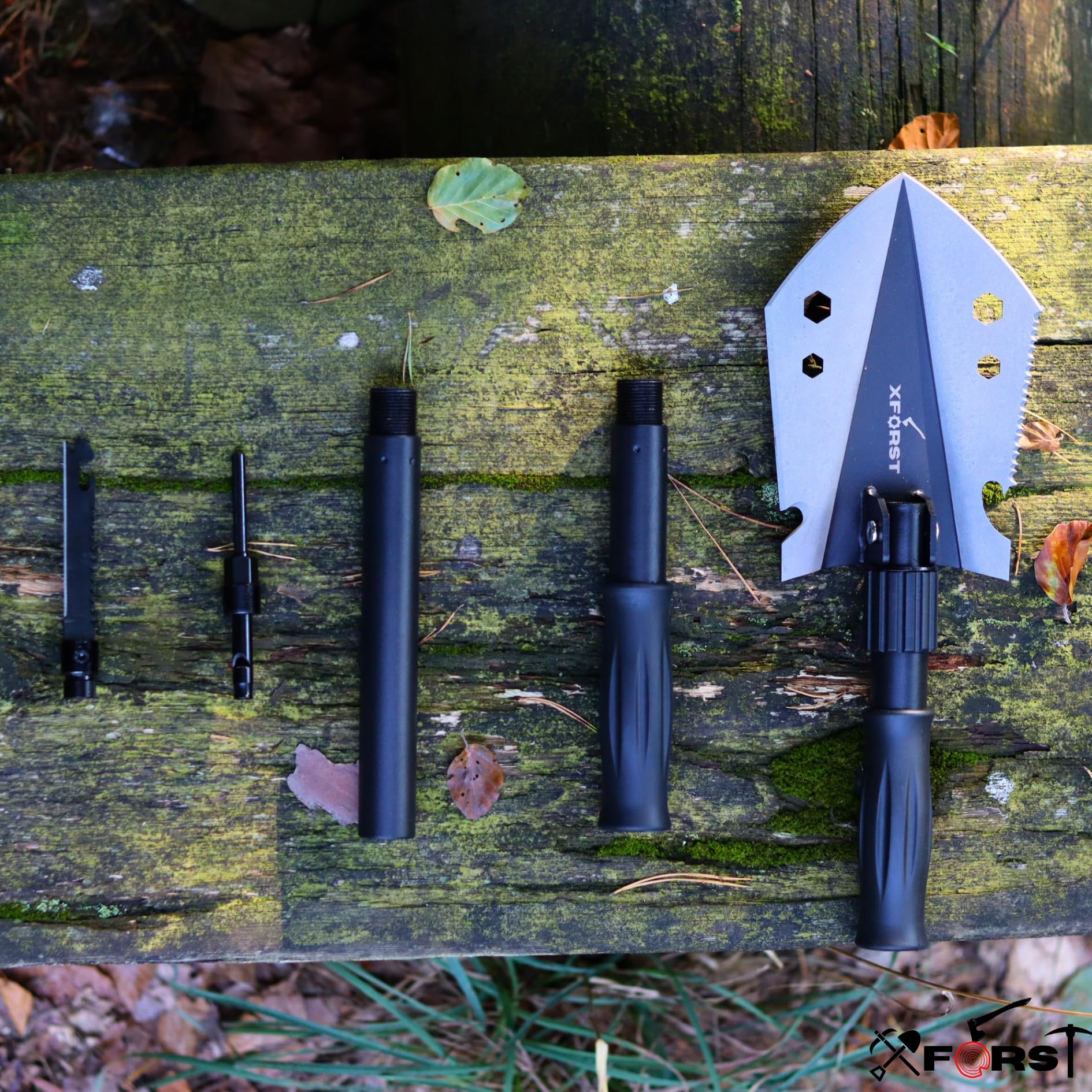 Xforst Multifunktionaler Klappspaten für Camping und Survival – Karbon-Stahl Schaufel mit 3 Längen Kombi, Survival-Säge, Feuerstein, Pfeife und Tasche – Offroad Zubehör