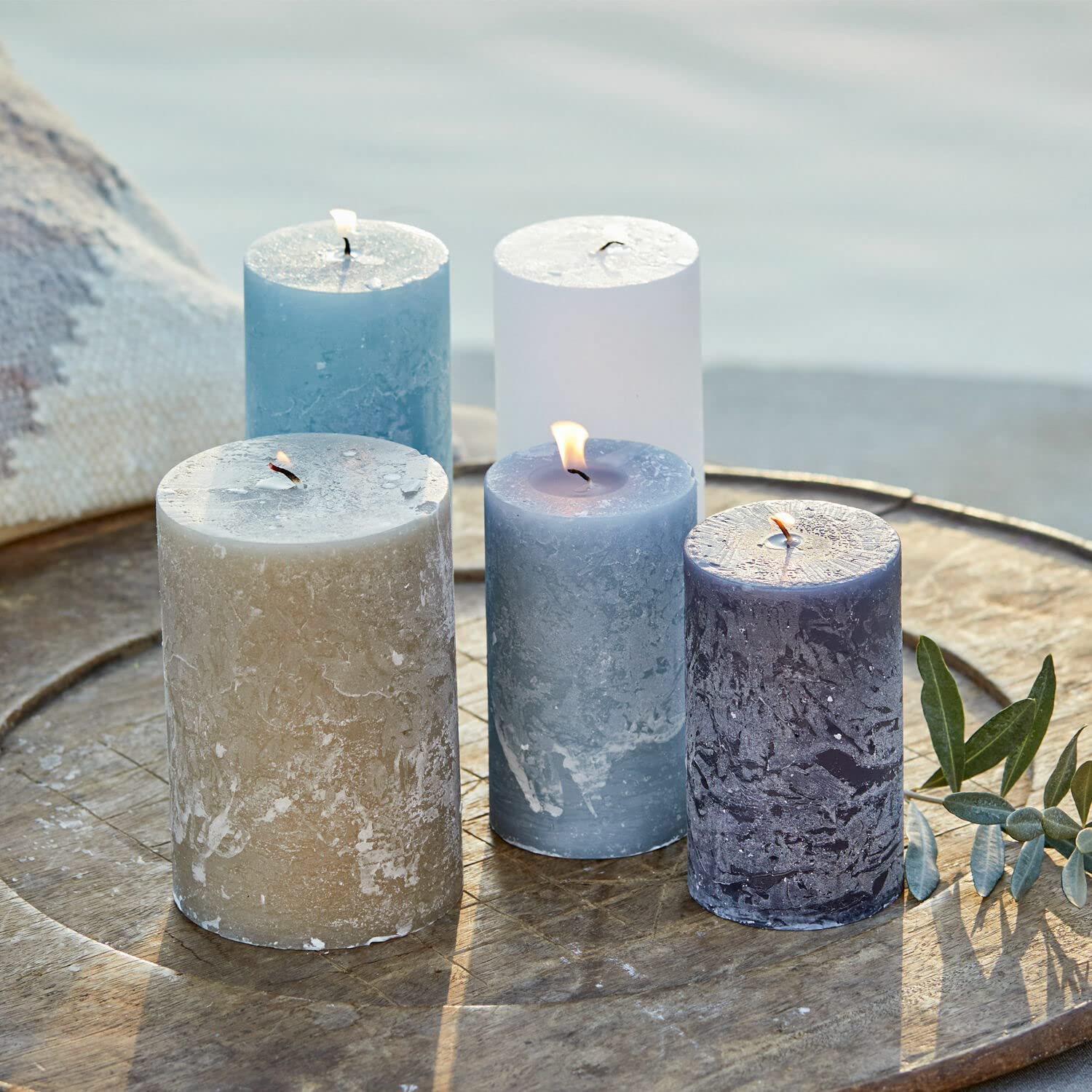 Loberon Kerze 5er Set Panagra, blau/grau | Diverse Größen & Töne im Mix, durchgefärbtes Wachs, geruchlose Stumpenkerzen, feine Struktur und Mattes Finish, Paraffinwachs