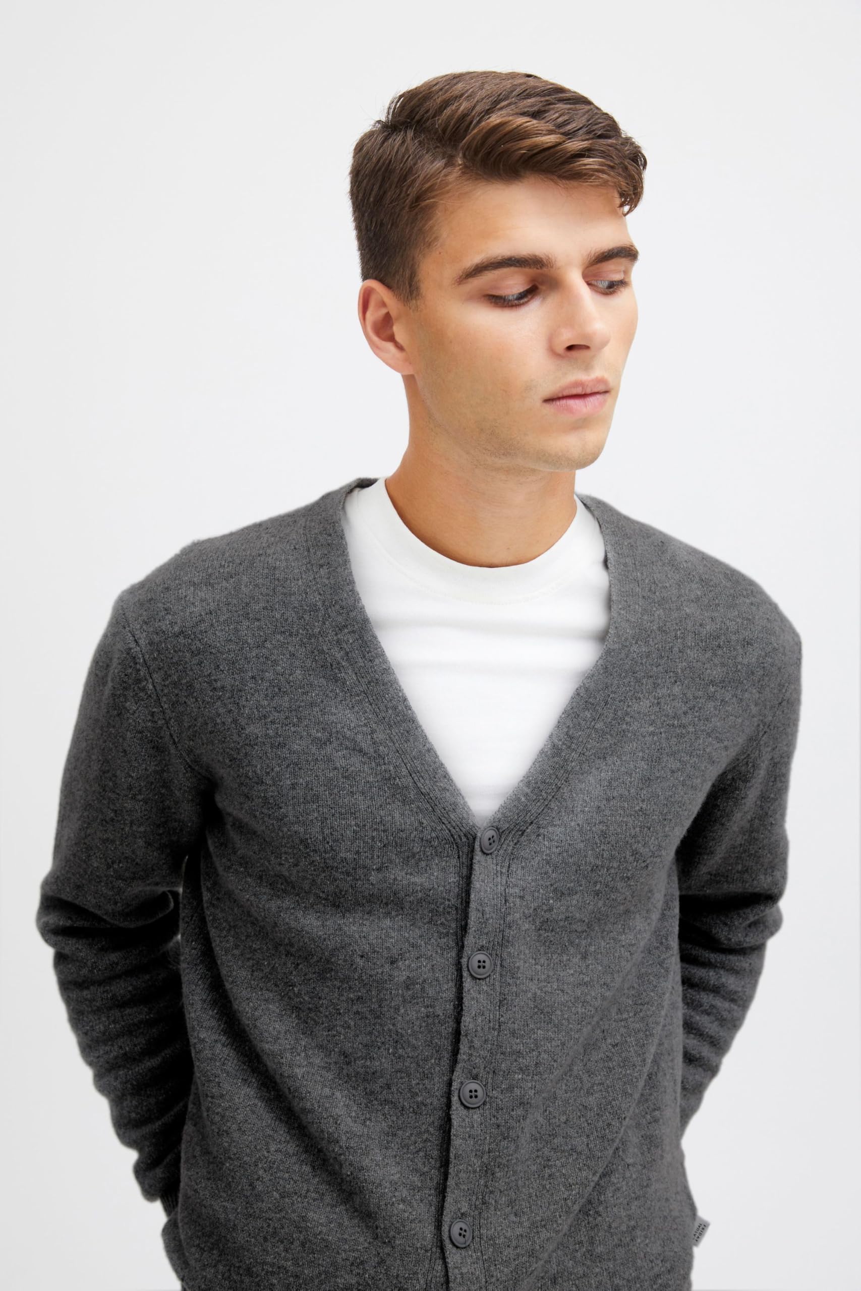 CASUAL FRIDAY CFKarl Herren Strickjacke Cardigan mit V-Ausschnitt Knopfleiste Lammwolle Regular fit