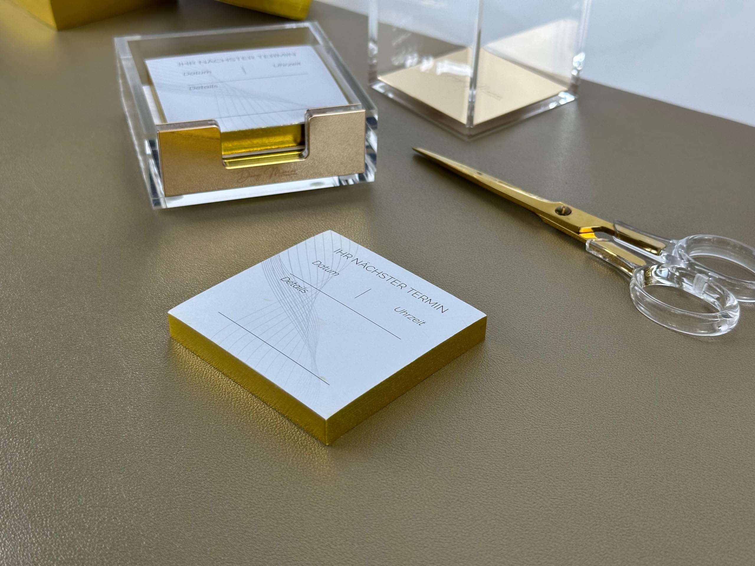 Juego de organizadores de escritorio de alta calidad, para tus clientes, caja de notas acrílica dorada con 2 blocs de citas, 8 x 8 cm, 100 hojas